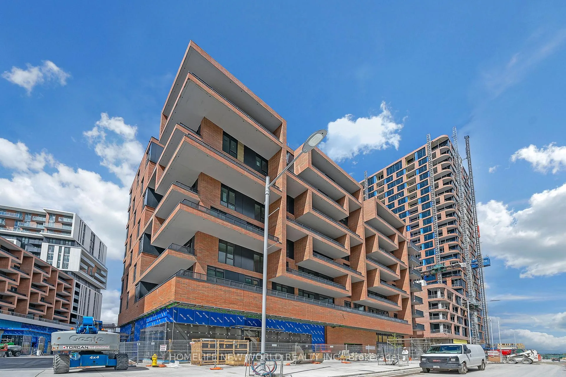 Photo 1 of Unit 903, 38 Simcoe Promenade, Markham, Unionville — HOMEH