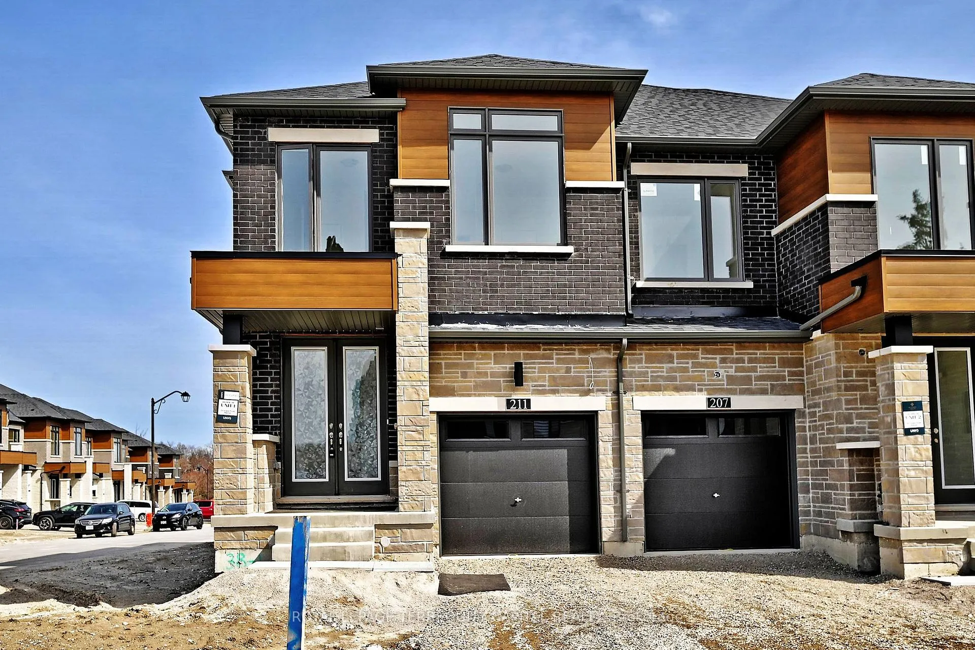Photo 1 of 211 Grand Trunk Avenue, Vaughan, Patterson — HOMEH