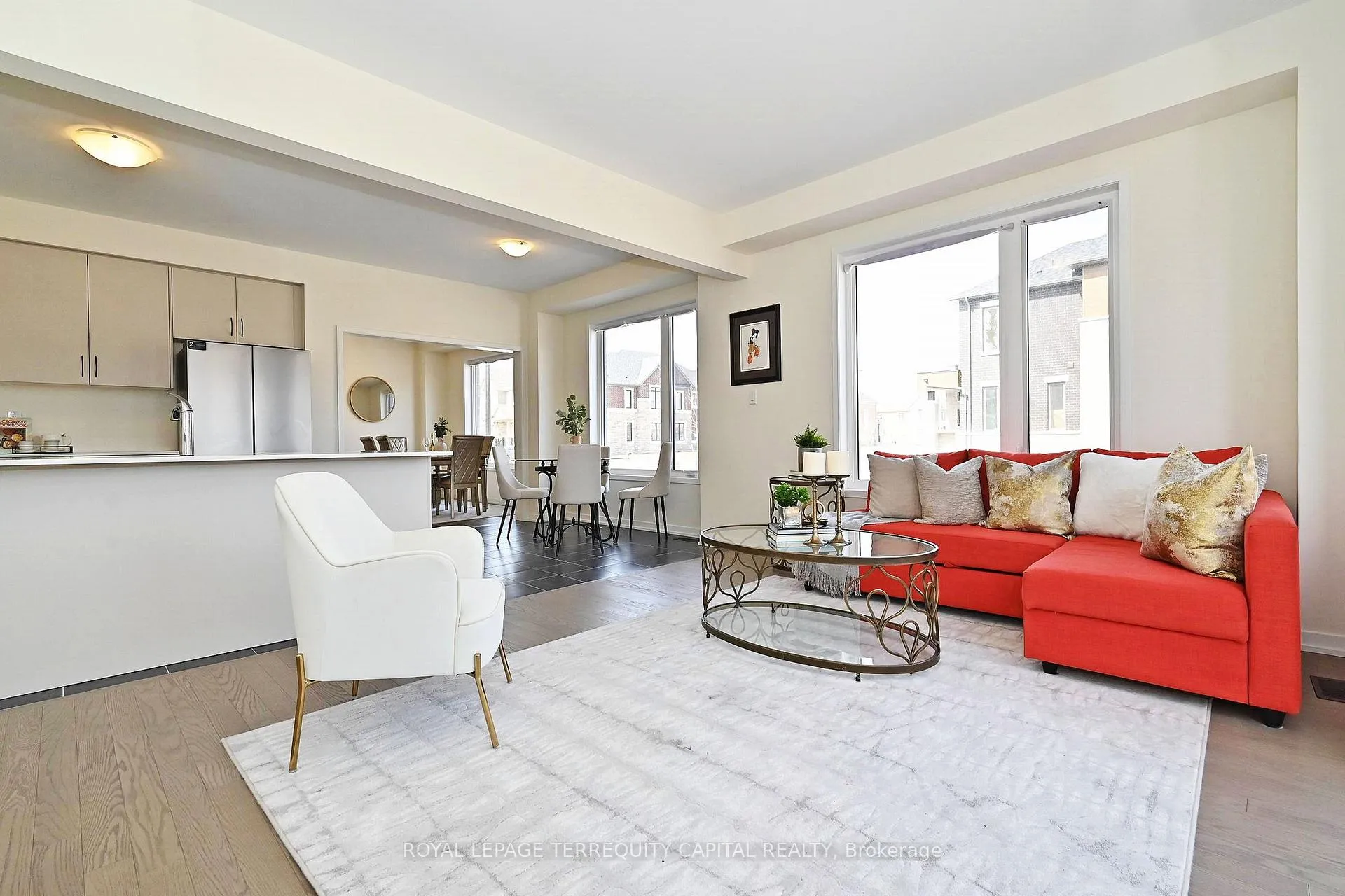 Photo 11 of 211 Grand Trunk Avenue, Vaughan, Patterson — HOMEH