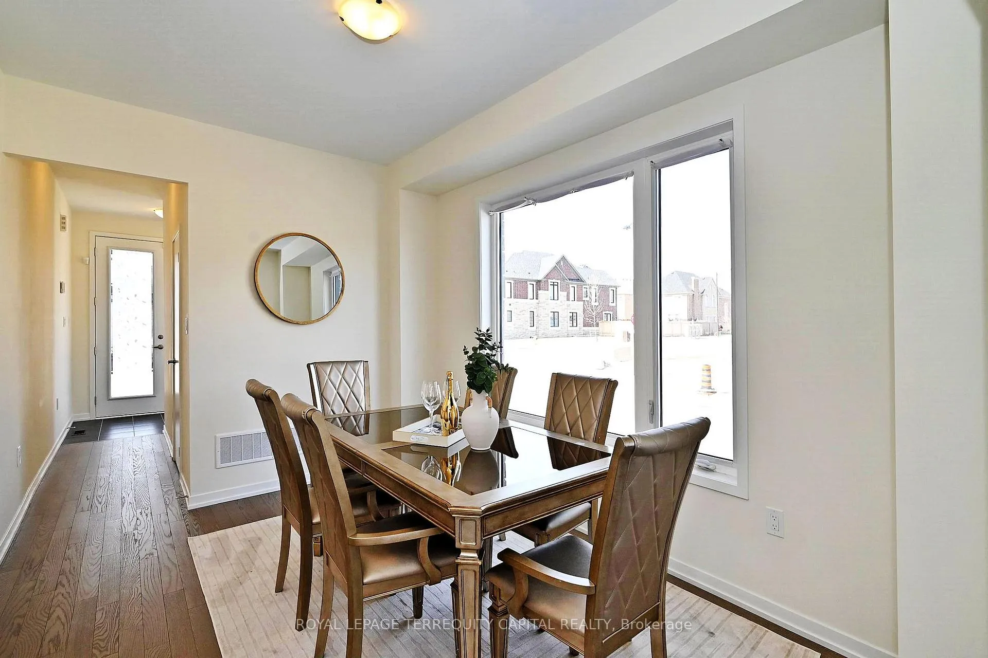 Photo 19 of 211 Grand Trunk Avenue, Vaughan, Patterson — HOMEH