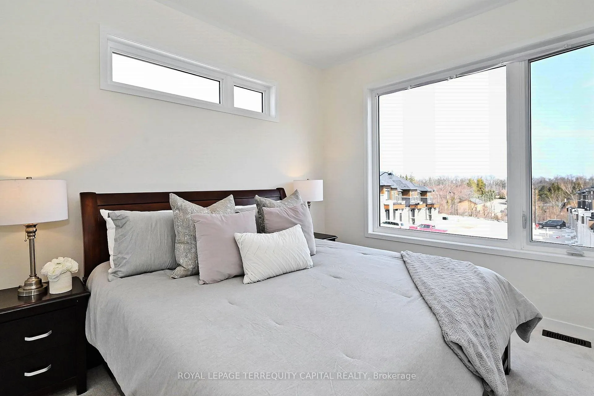 Photo 26 of 211 Grand Trunk Avenue, Vaughan, Patterson — HOMEH