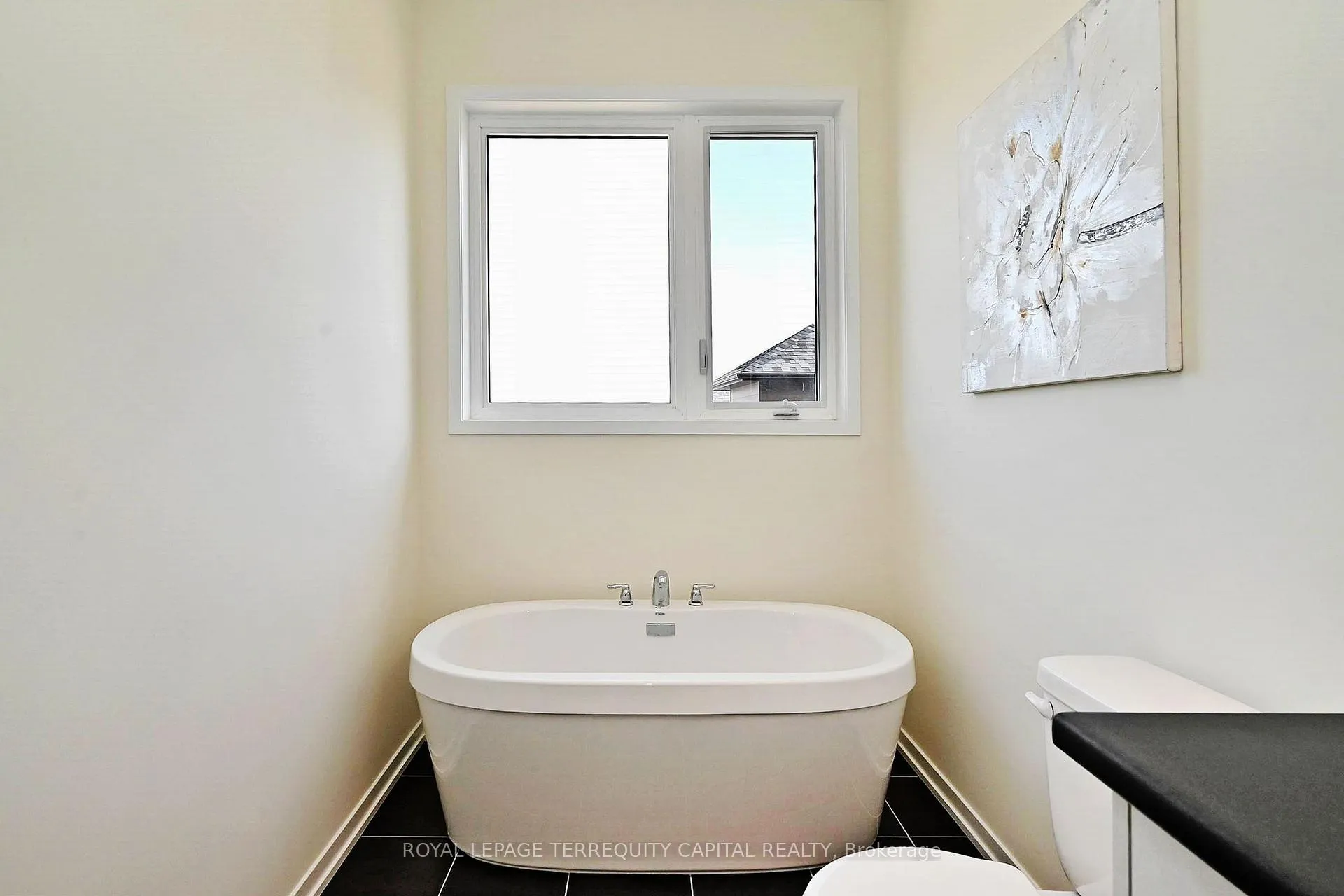 Photo 29 of 211 Grand Trunk Avenue, Vaughan, Patterson — HOMEH