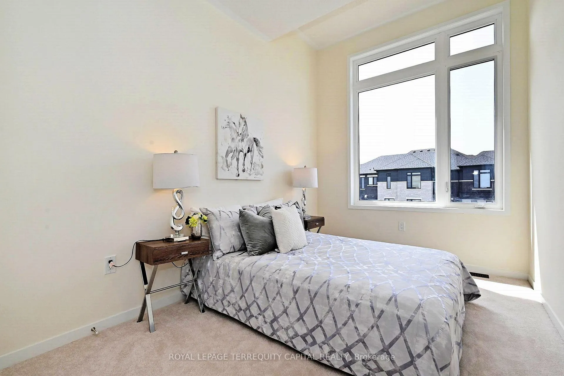 Photo 32 of 211 Grand Trunk Avenue, Vaughan, Patterson — HOMEH