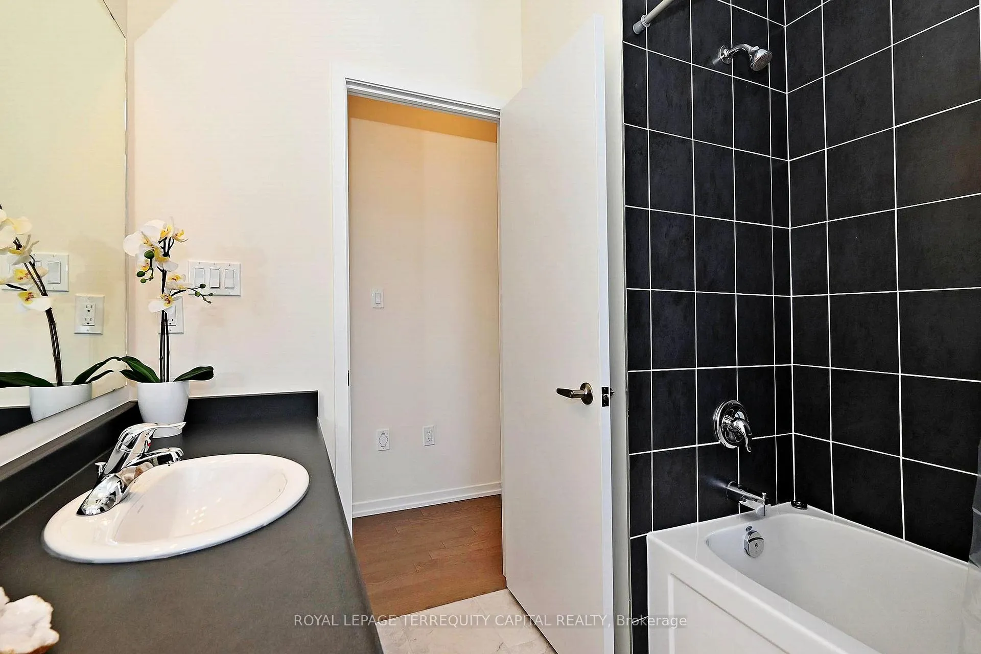 Photo 38 of 211 Grand Trunk Avenue, Vaughan, Patterson — HOMEH