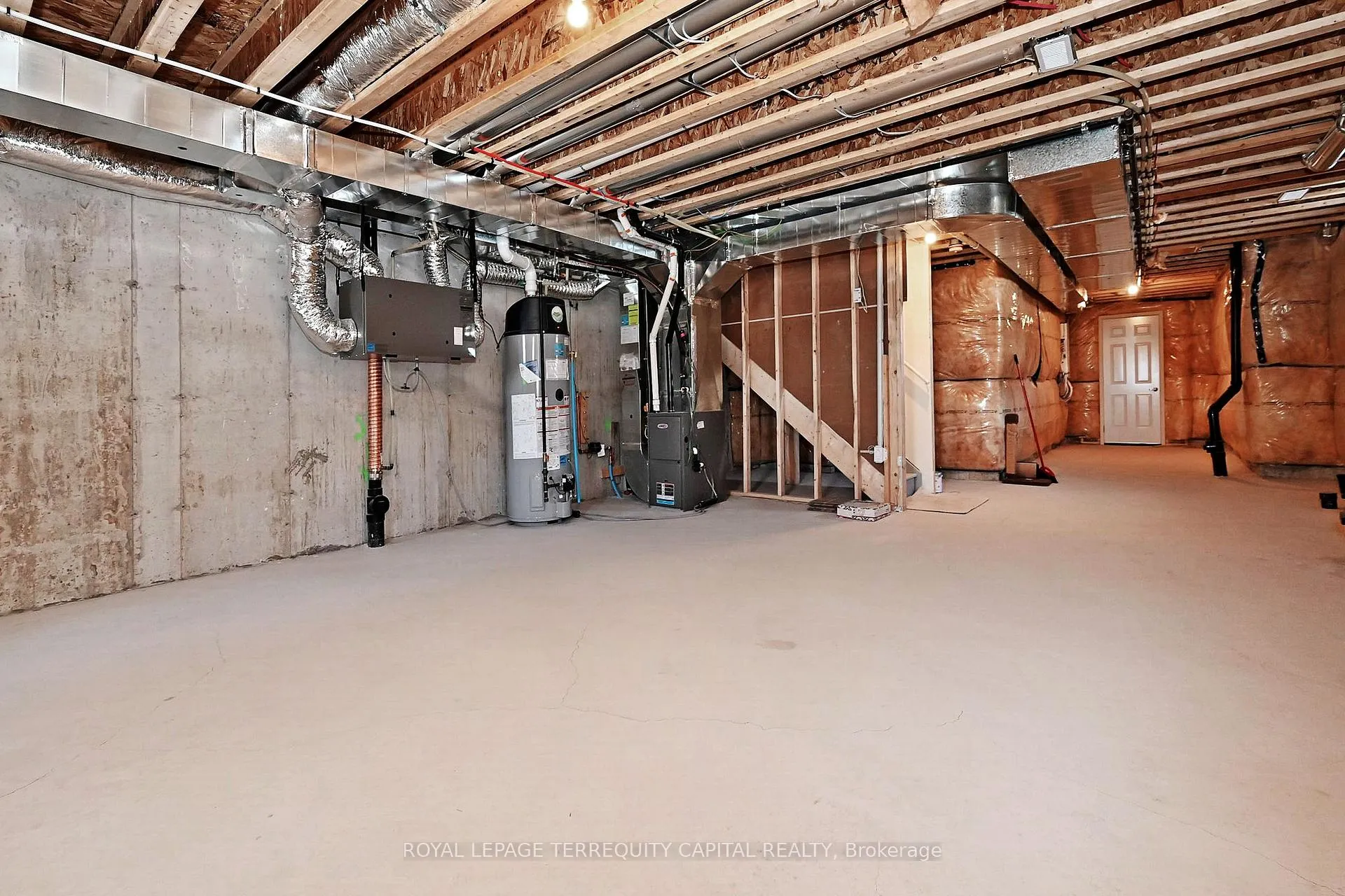Photo 43 of 211 Grand Trunk Avenue, Vaughan, Patterson — HOMEH