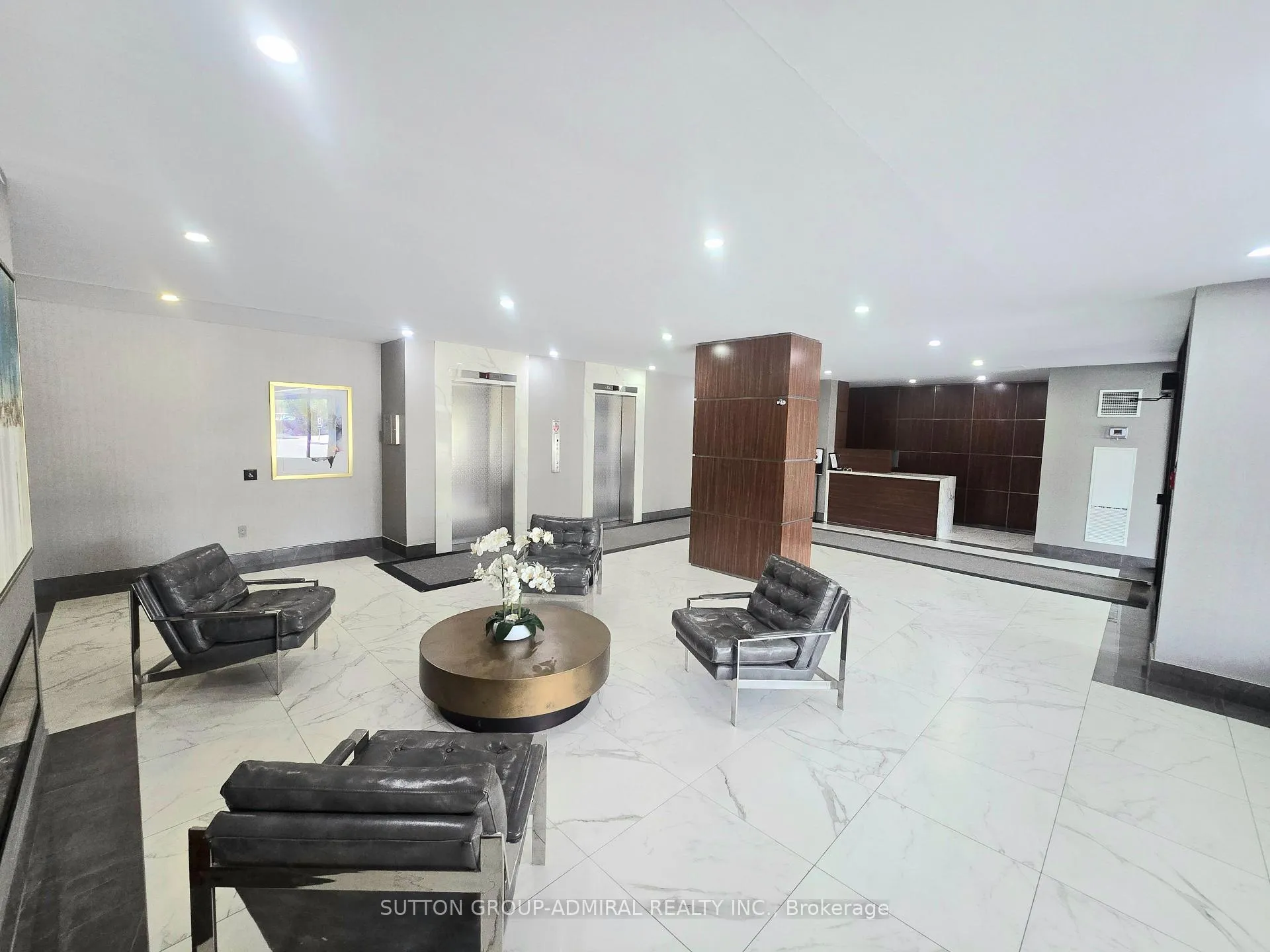 Photo 2 of Unit 1004, 50 Inverlochy Boulevard, Markham, Royal Orchard — HOMEH