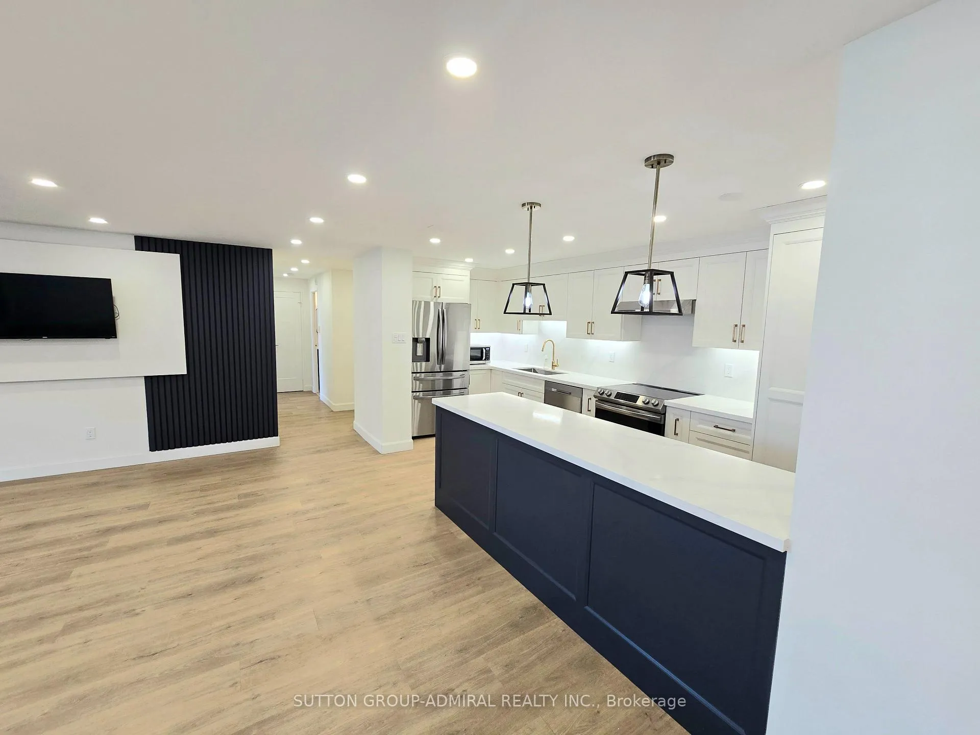Photo 4 of Unit 1004, 50 Inverlochy Boulevard, Markham, Royal Orchard — HOMEH