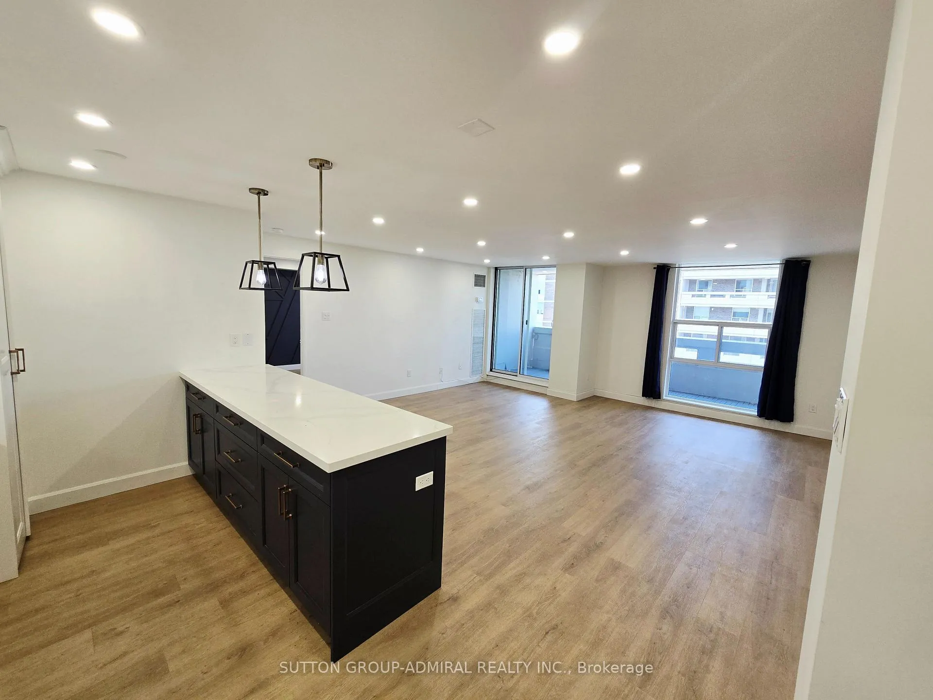 Photo 9 of Unit 1004, 50 Inverlochy Boulevard, Markham, Royal Orchard — HOMEH