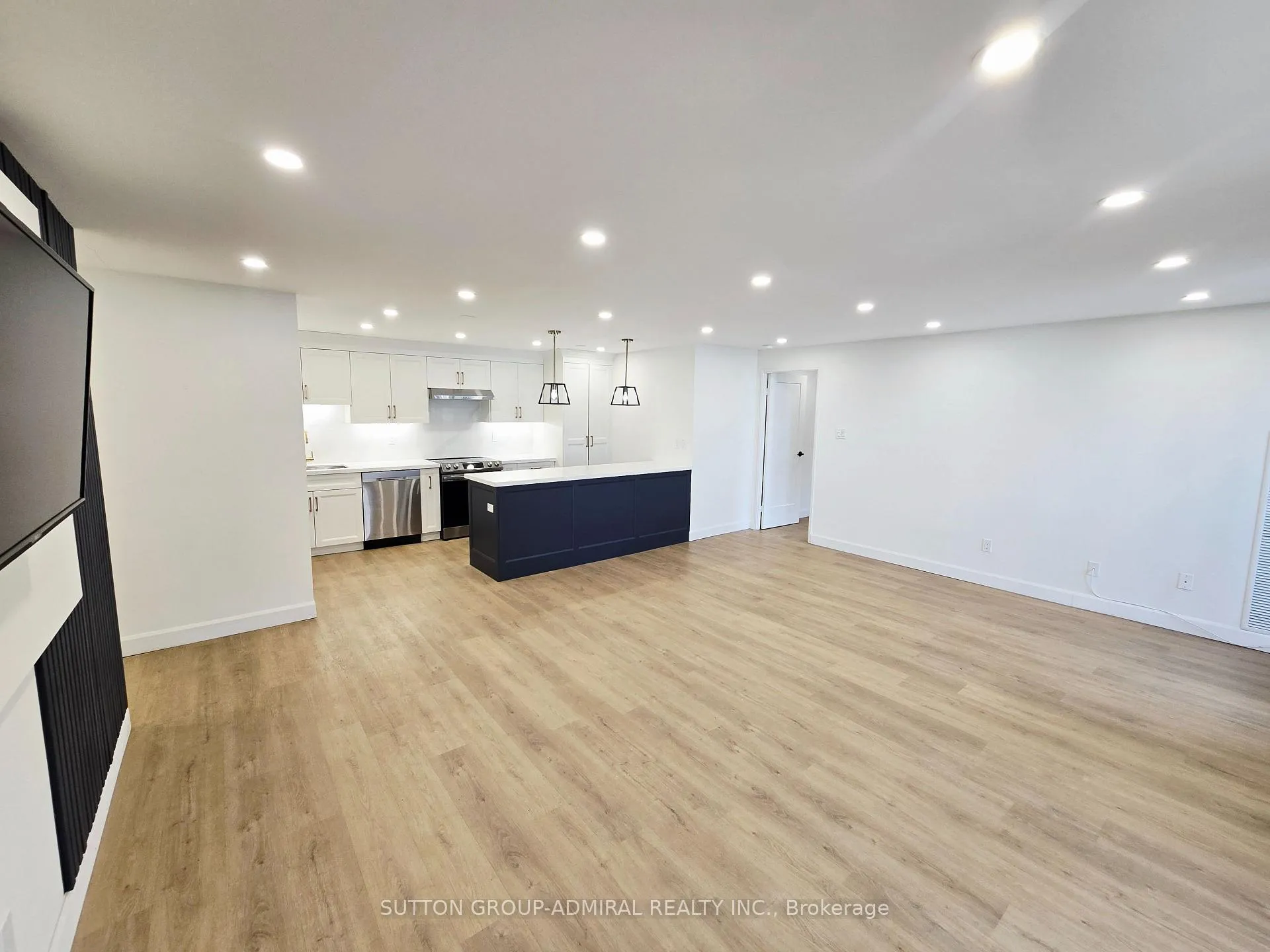 Photo 10 of Unit 1004, 50 Inverlochy Boulevard, Markham, Royal Orchard — HOMEH