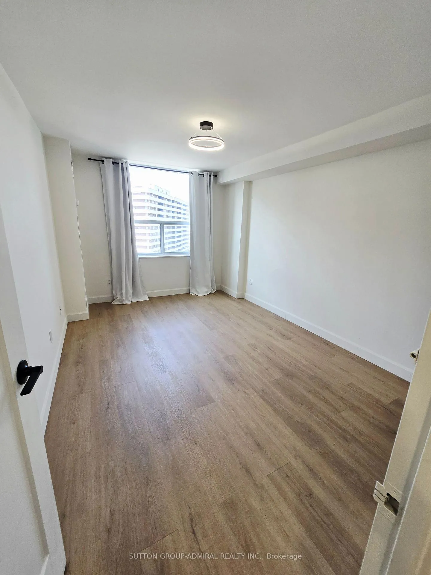 Photo 19 of Unit 1004, 50 Inverlochy Boulevard, Markham, Royal Orchard — HOMEH