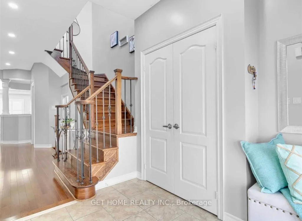 Photo 5 of Unit #Upper, 107 Fandango Drive, Brampton, Credit Valley — HOMEH