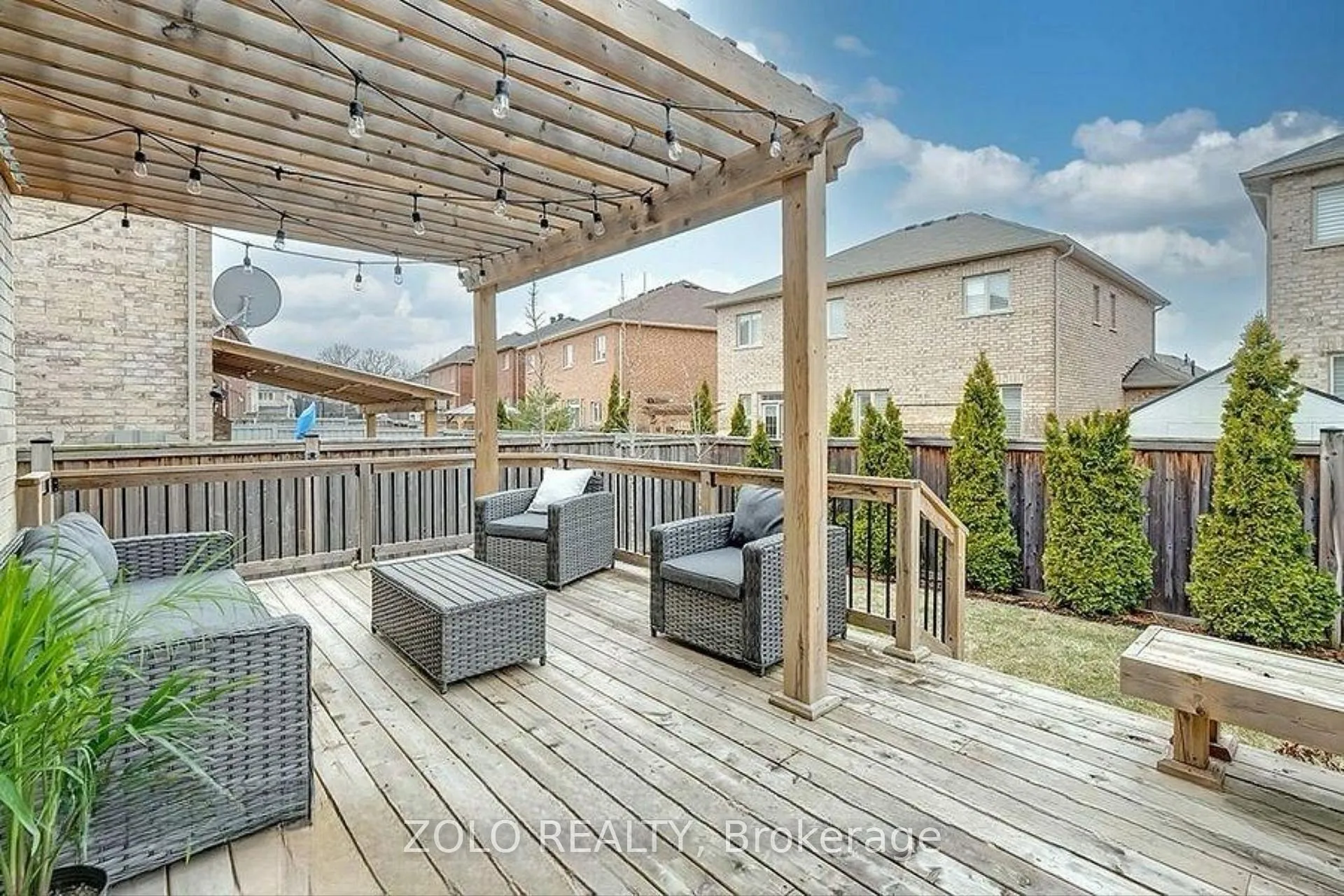 Photo 5 of 107 Attridge Crescent, Hamilton, Waterdown — HOMEH
