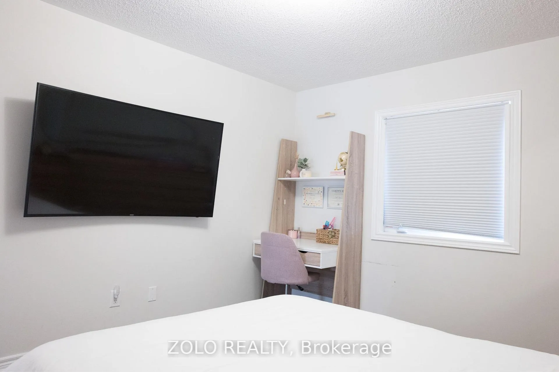 Photo 40 of 107 Attridge Crescent, Hamilton, Waterdown — HOMEH