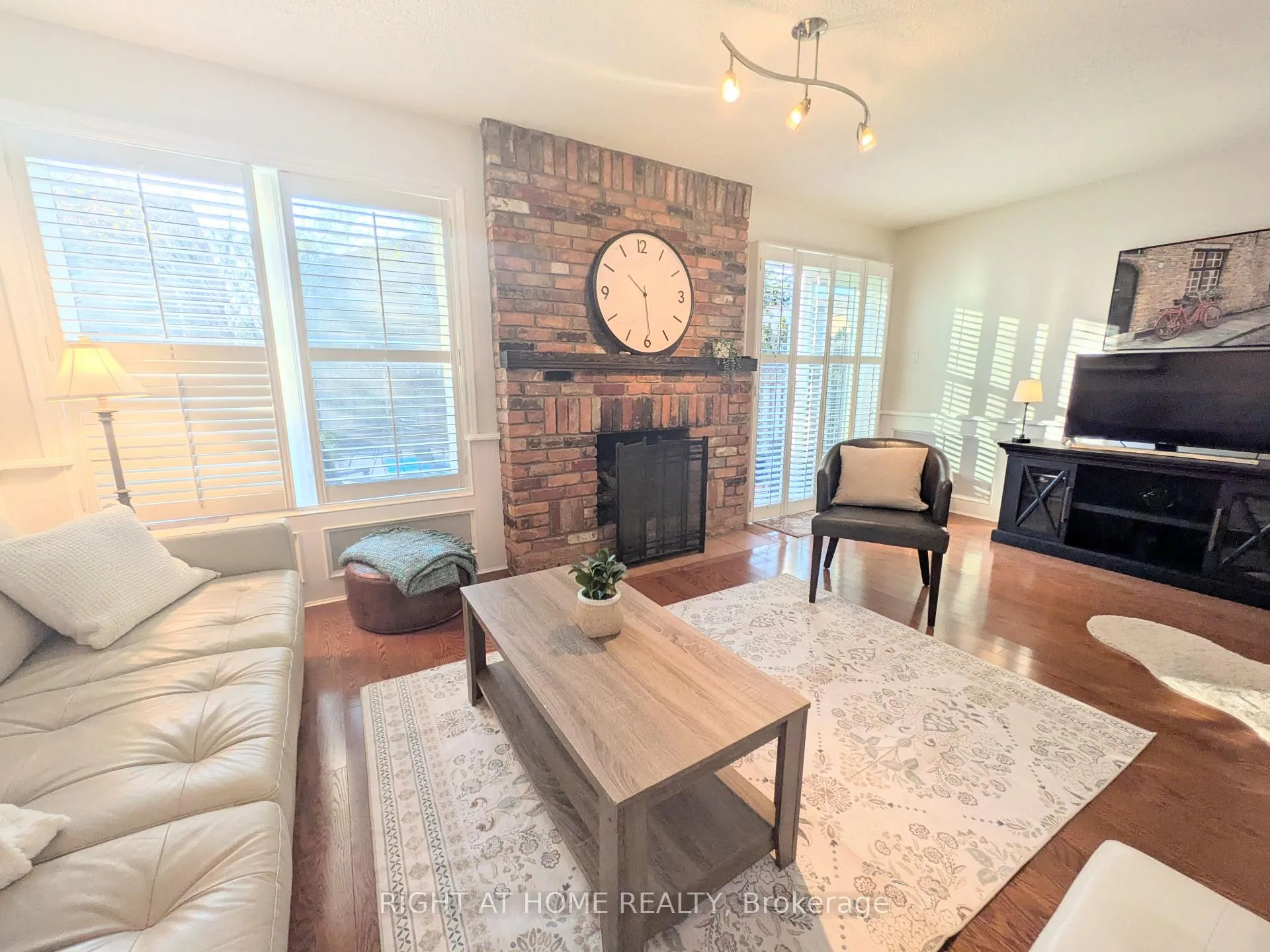 Photo 2 of 2096 Blacksmith Lane, Oakville, Glen Abbey — HOMEH