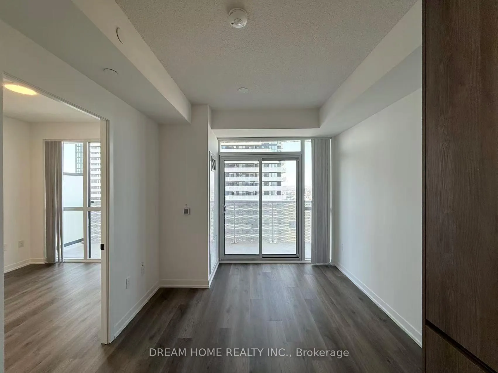 Photo 2 of Unit 2921, 8 Interchange Way, Vaughan, Vaughan Corporate Centre — HOMEH
