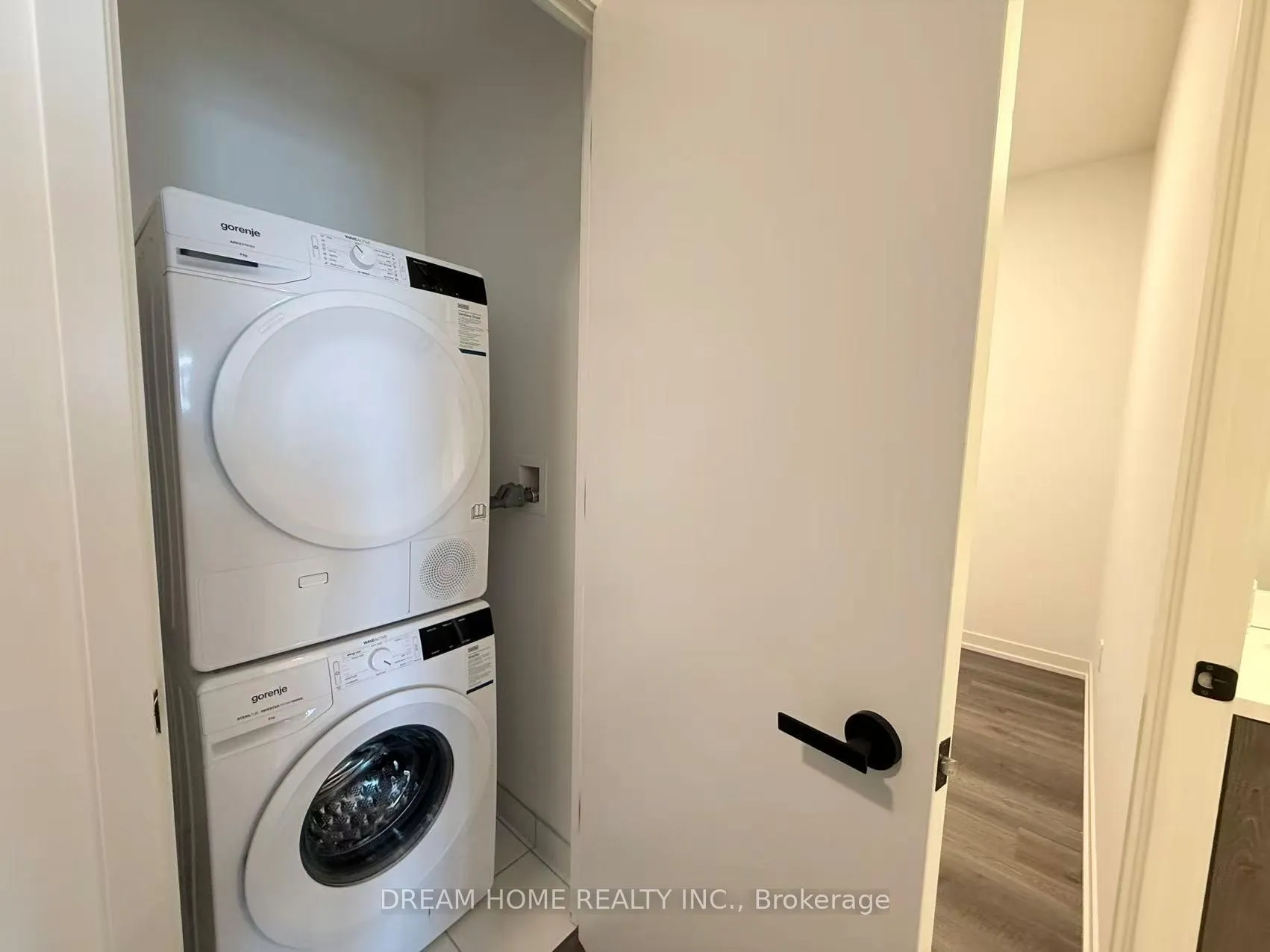 Photo 4 of Unit 2921, 8 Interchange Way, Vaughan, Vaughan Corporate Centre — HOMEH
