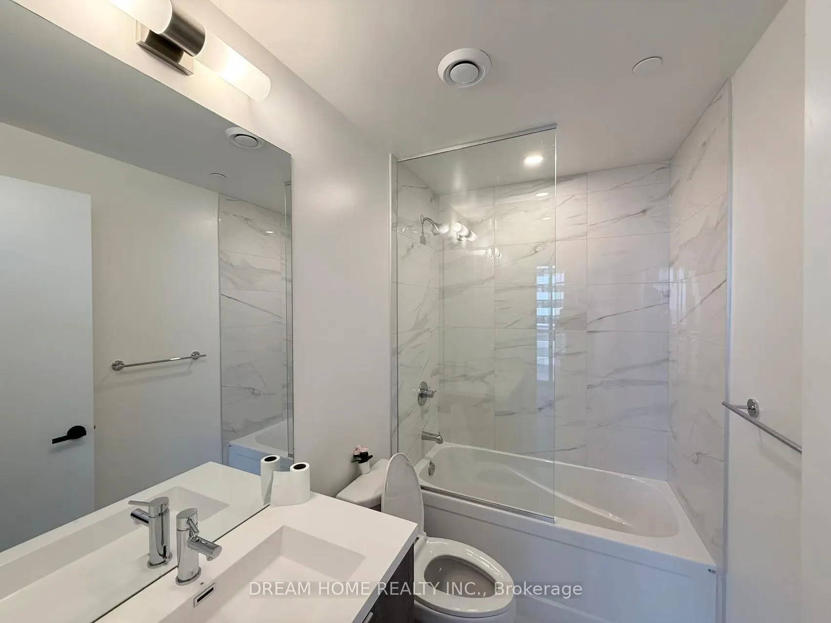 Photo 8 of Unit 2921, 8 Interchange Way, Vaughan, Vaughan Corporate Centre — HOMEH
