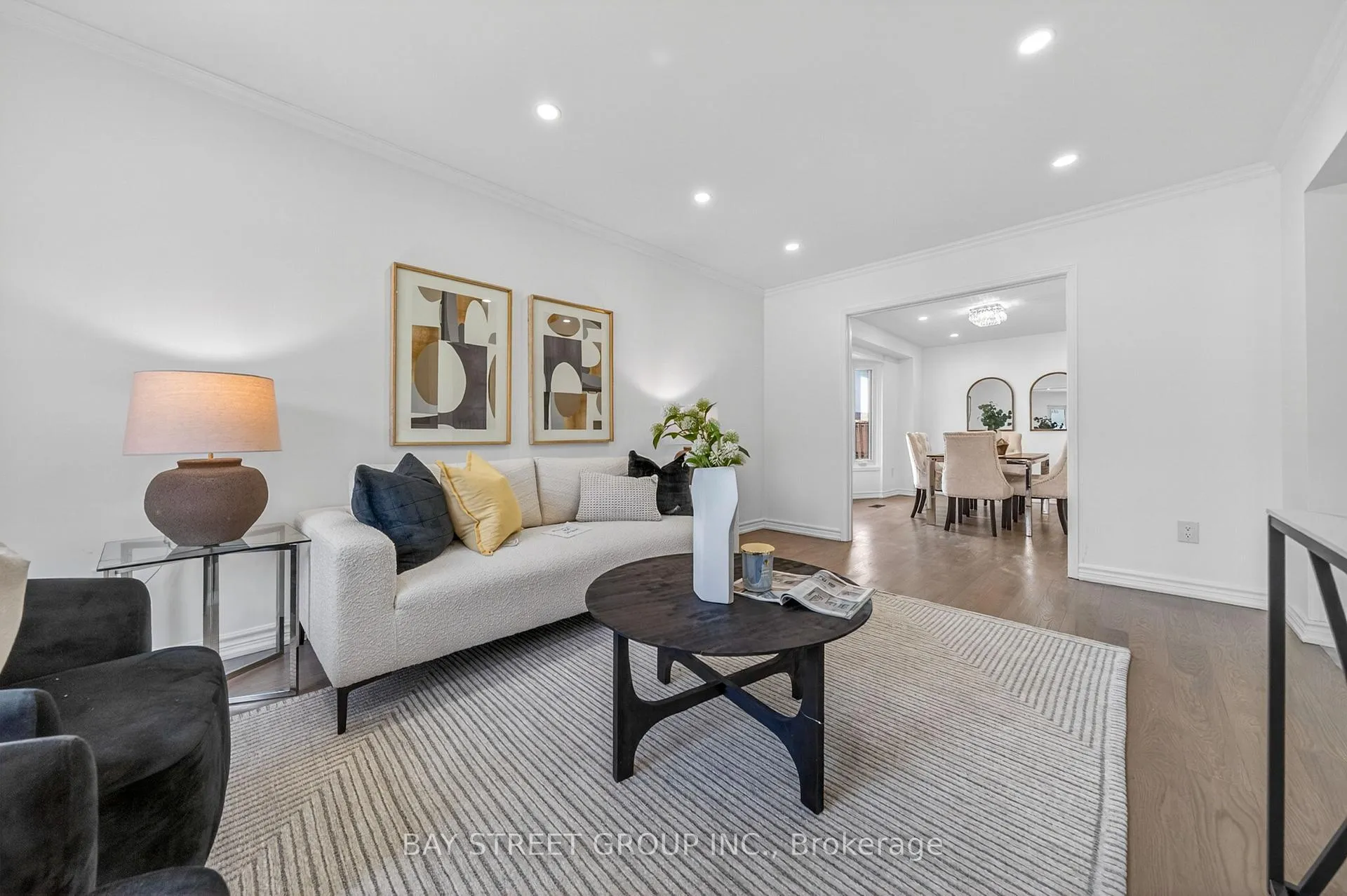 Photo 6 of 33 Winborne Drive, Vaughan, Brownridge — HOMEH