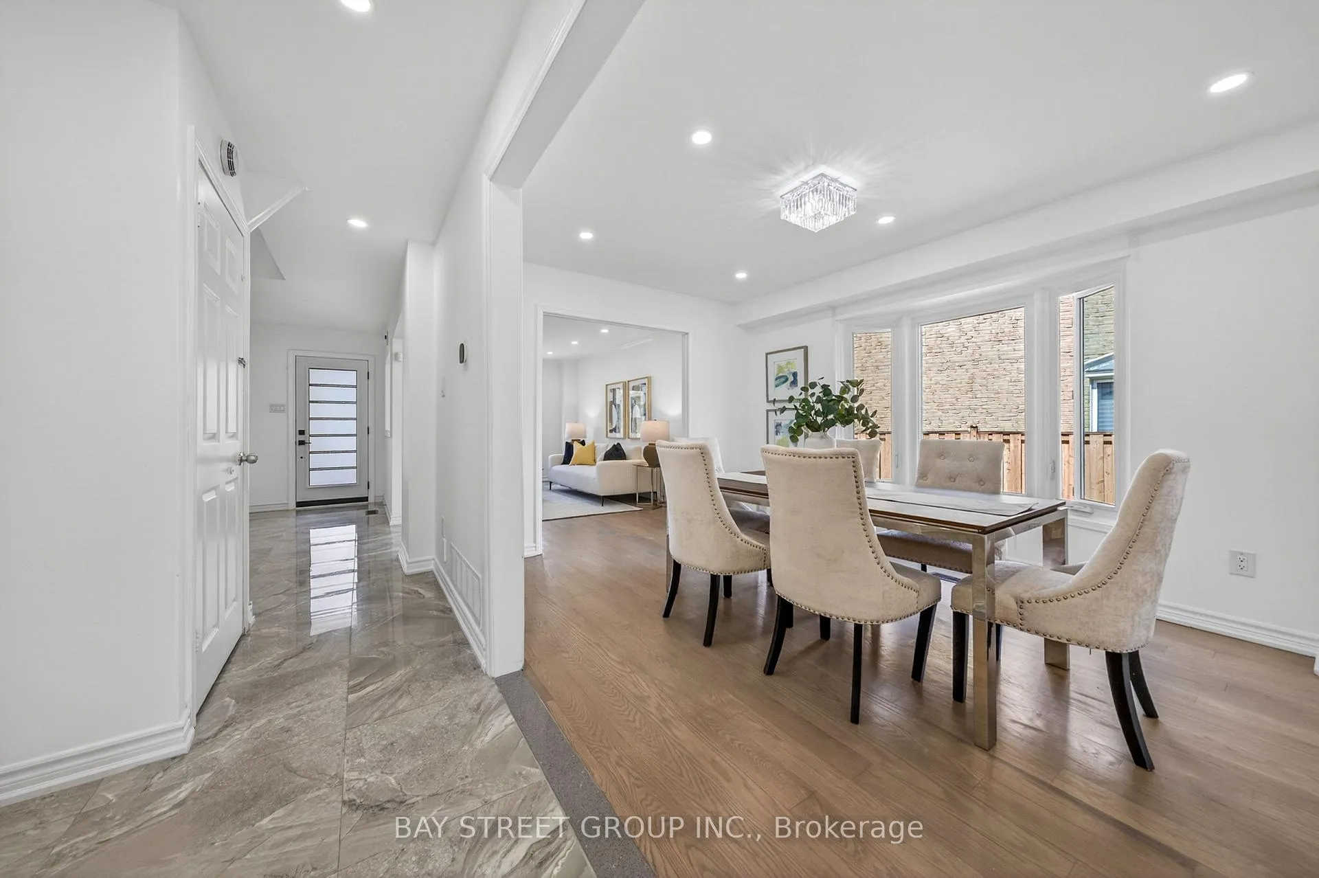 Photo 7 of 33 Winborne Drive, Vaughan, Brownridge — HOMEH