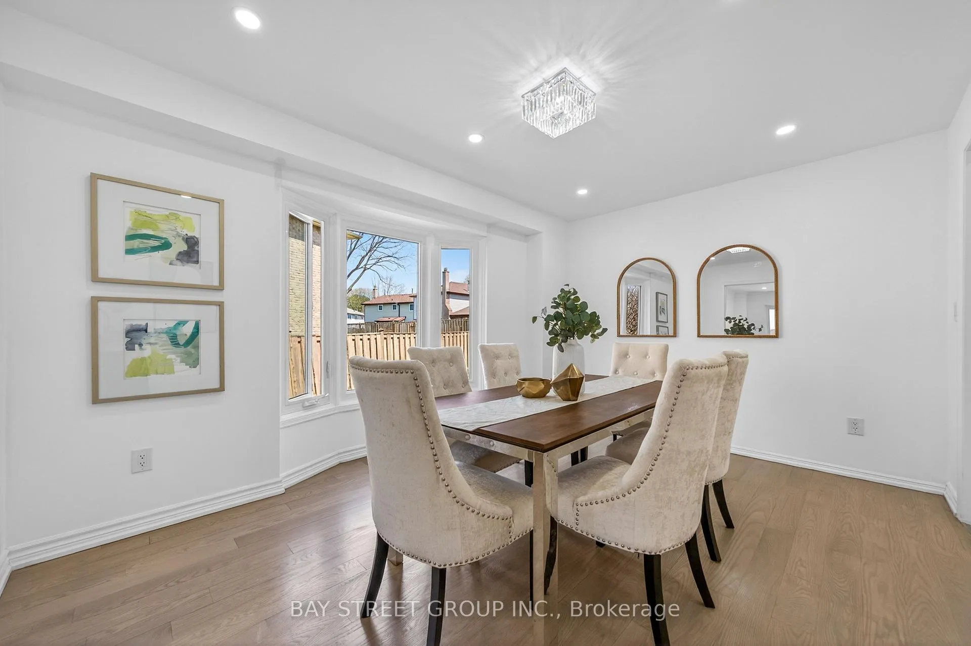 Photo 8 of 33 Winborne Drive, Vaughan, Brownridge — HOMEH