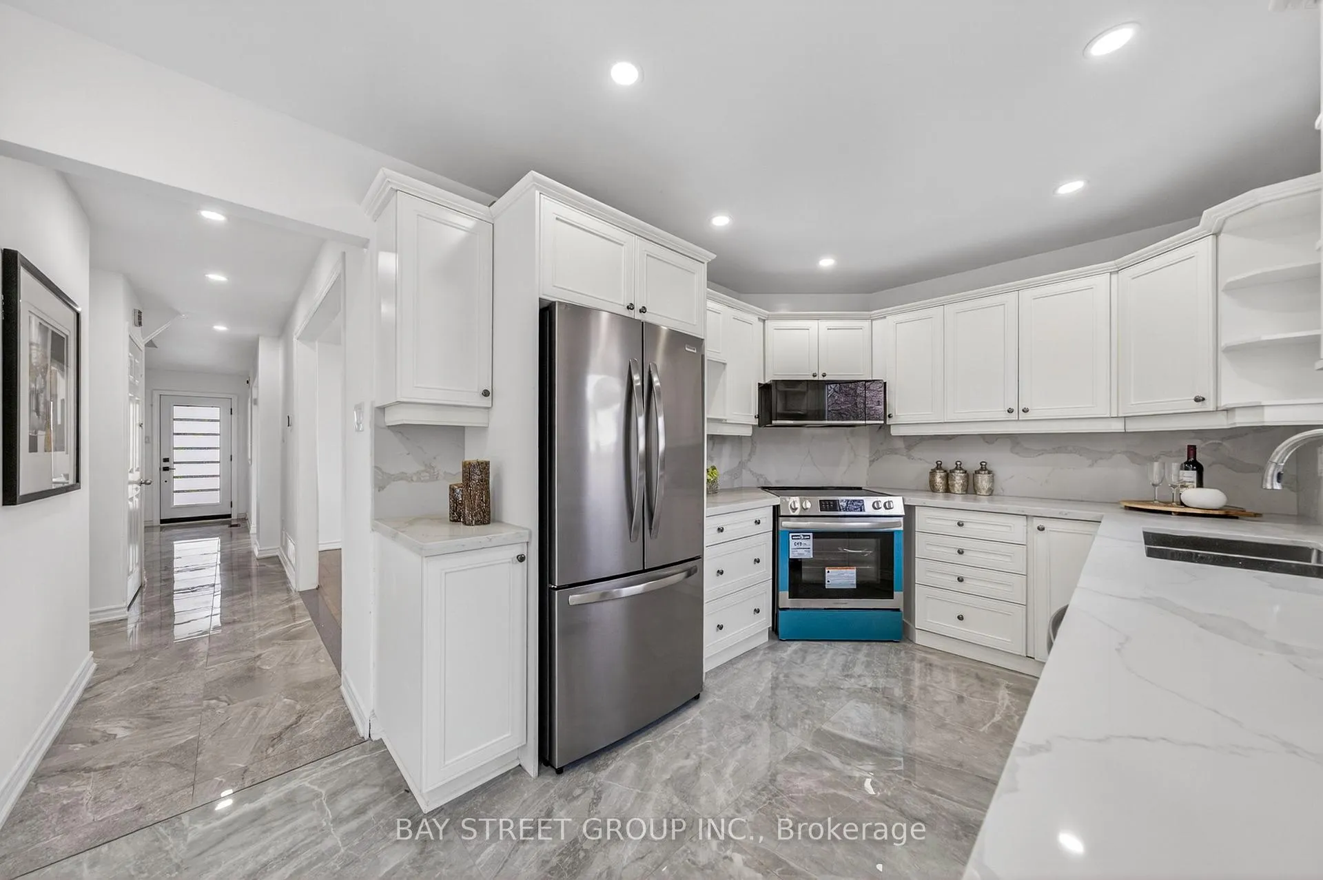 Photo 9 of 33 Winborne Drive, Vaughan, Brownridge — HOMEH