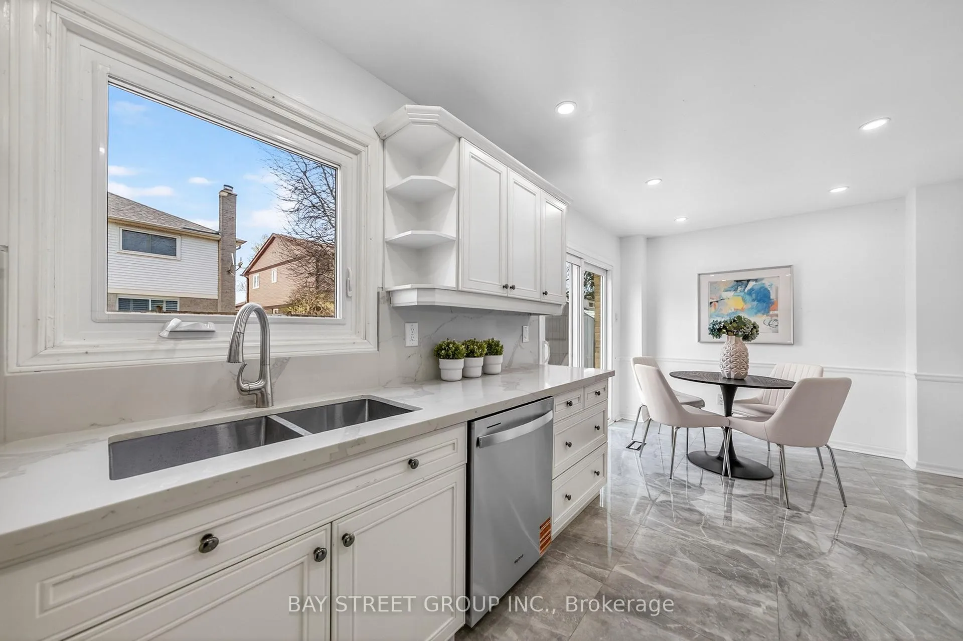 Photo 13 of 33 Winborne Drive, Vaughan, Brownridge — HOMEH