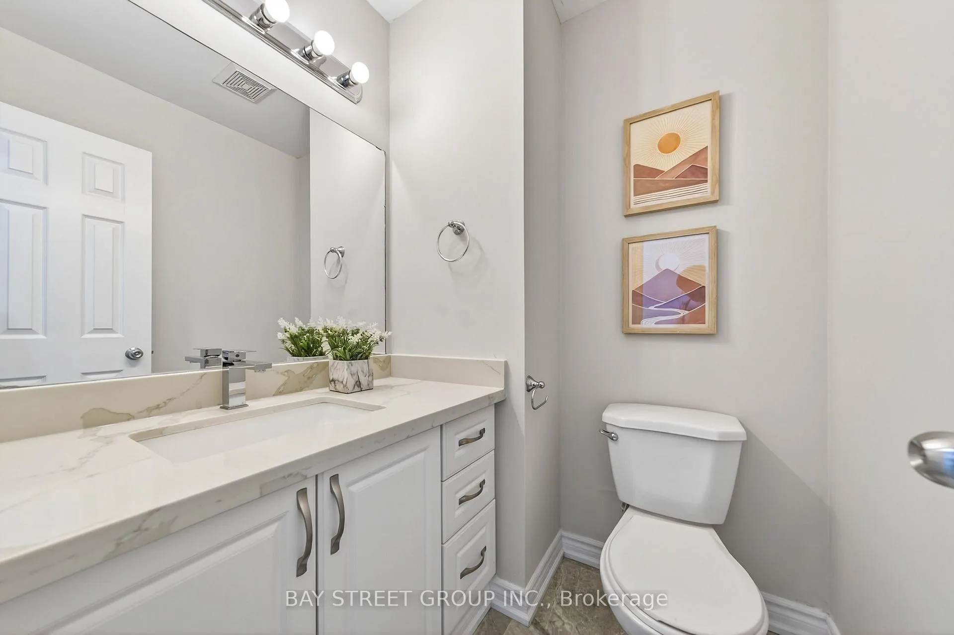 Photo 14 of 33 Winborne Drive, Vaughan, Brownridge — HOMEH