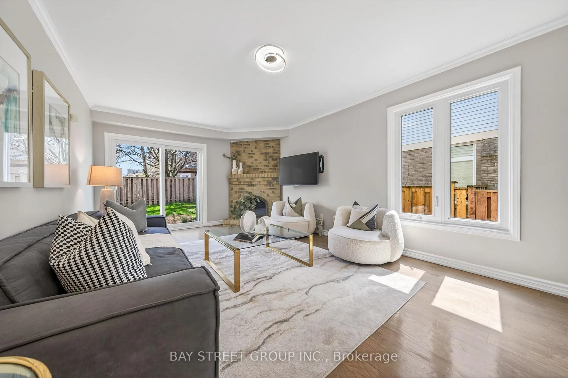 Photo 15 of 33 Winborne Drive, Vaughan, Brownridge — HOMEH