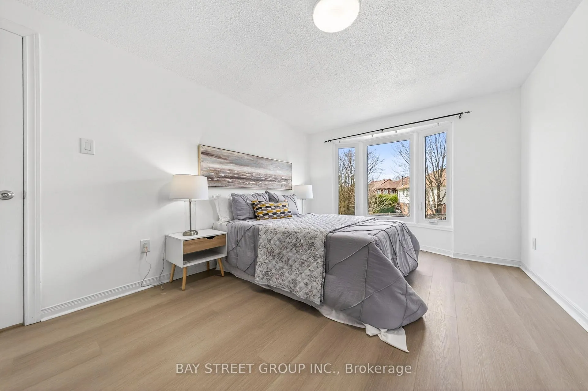 Photo 25 of 33 Winborne Drive, Vaughan, Brownridge — HOMEH