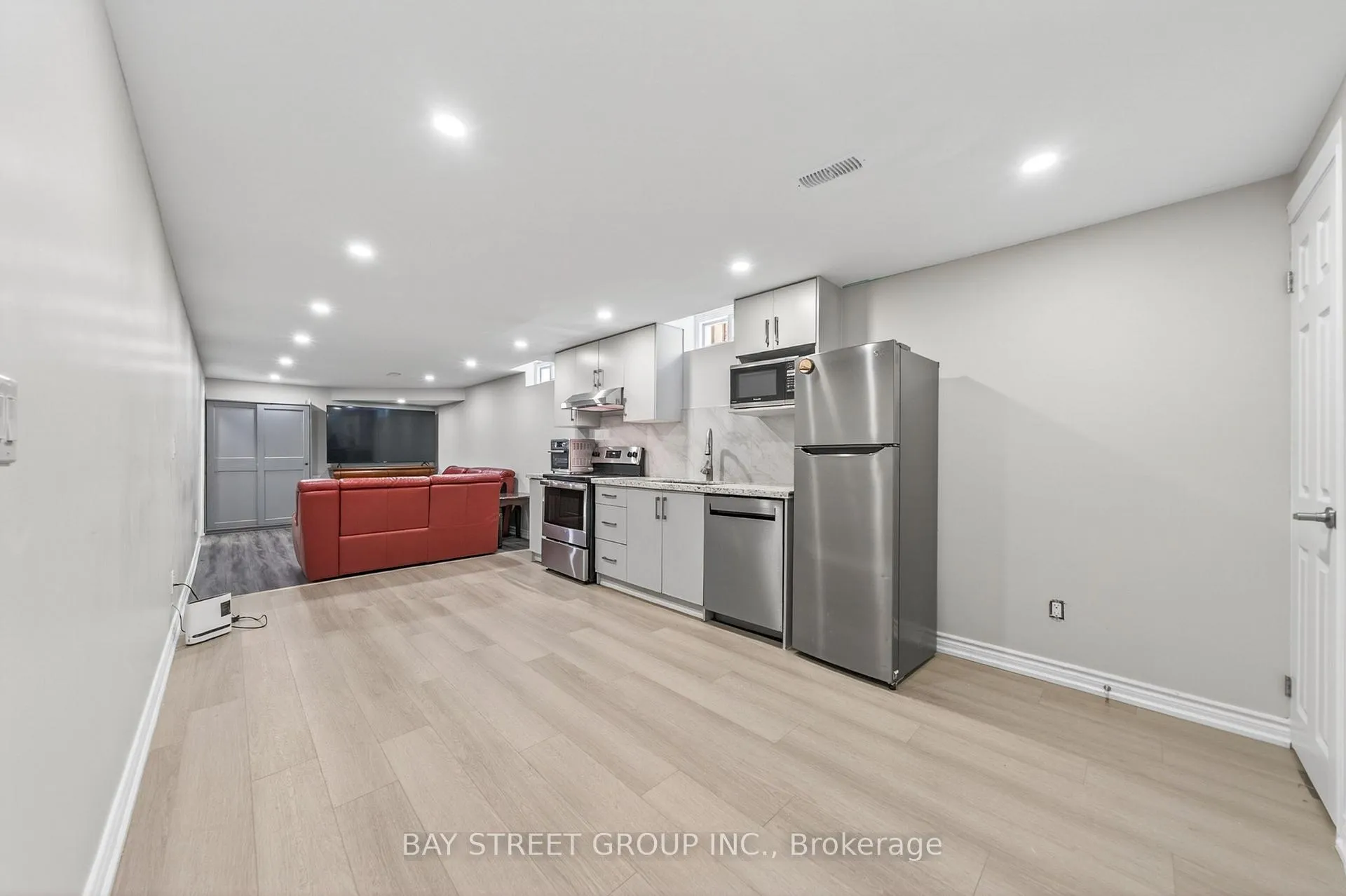 Photo 36 of 33 Winborne Drive, Vaughan, Brownridge — HOMEH