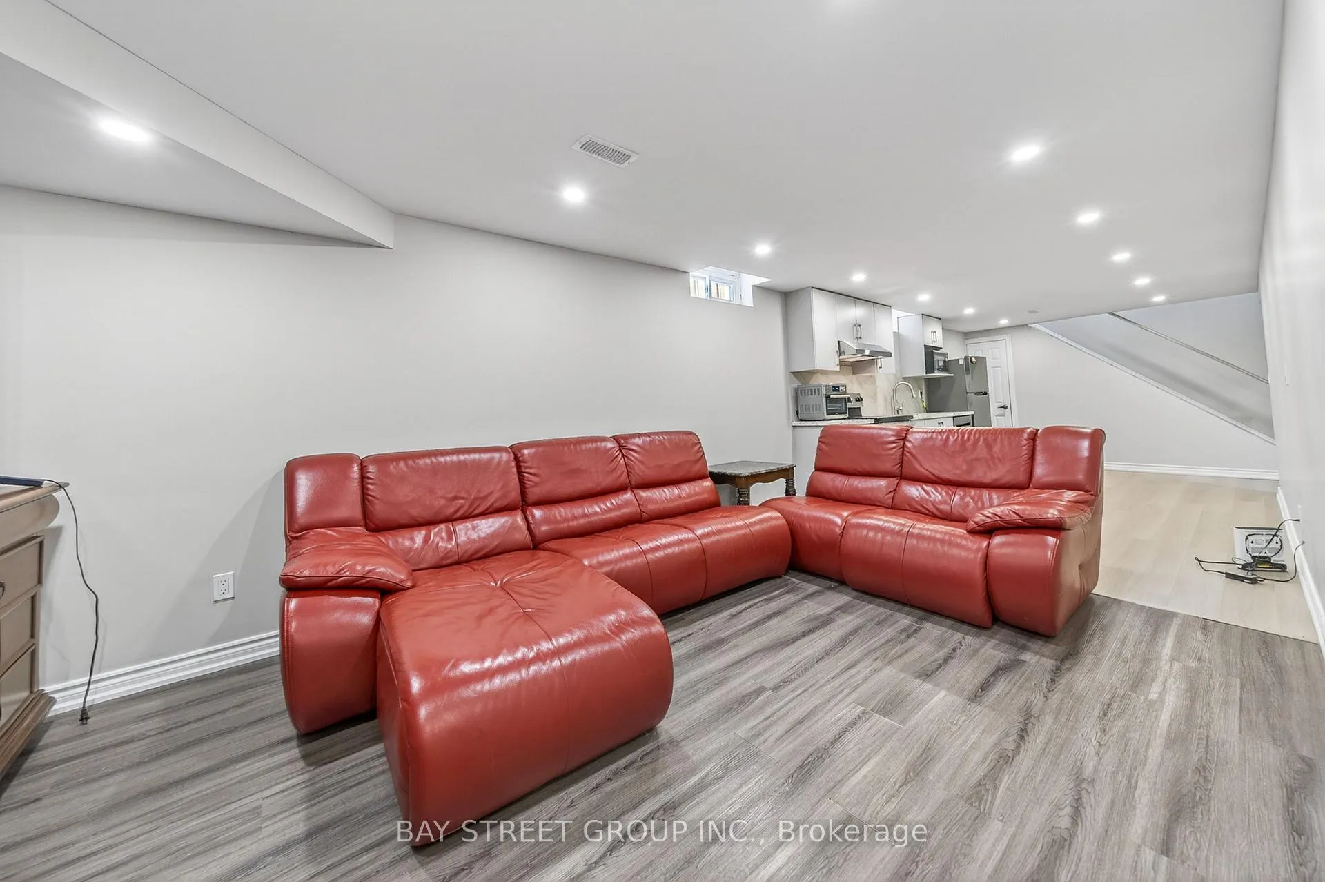 Photo 38 of 33 Winborne Drive, Vaughan, Brownridge — HOMEH