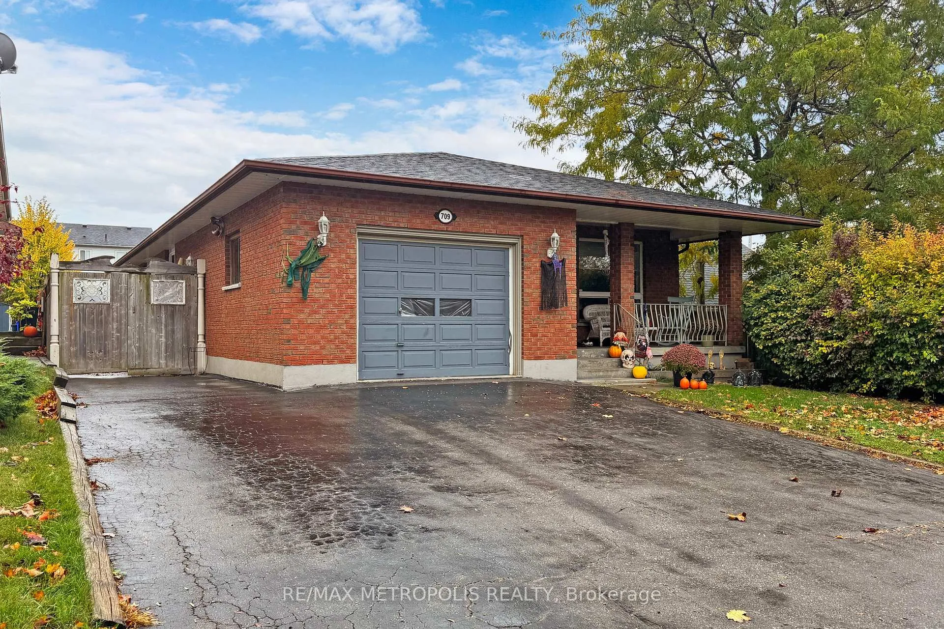 Photo 4 of 709 Keates Avenue, Oshawa, Donevan — HOMEH