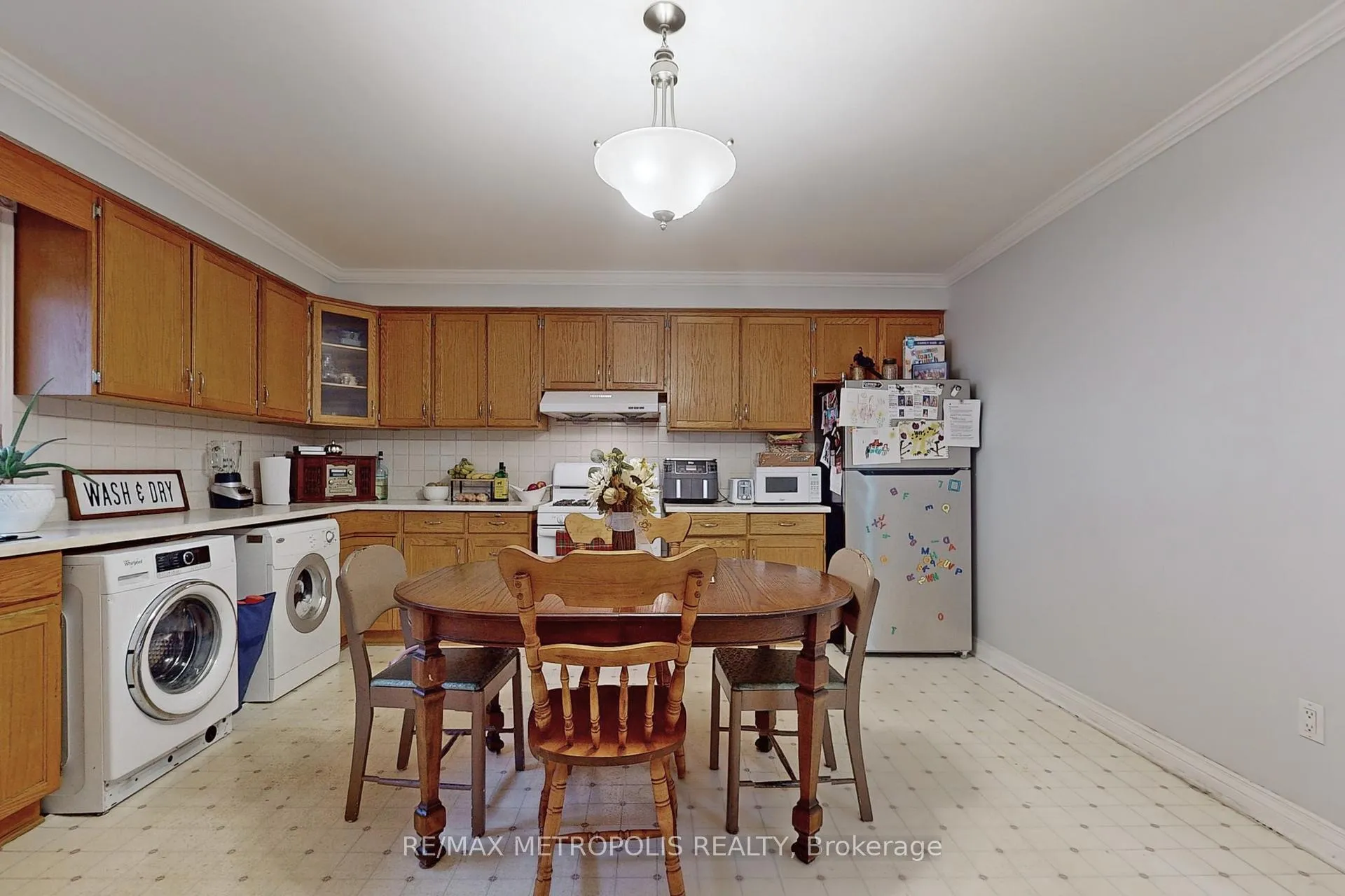 Photo 13 of 709 Keates Avenue, Oshawa, Donevan — HOMEH
