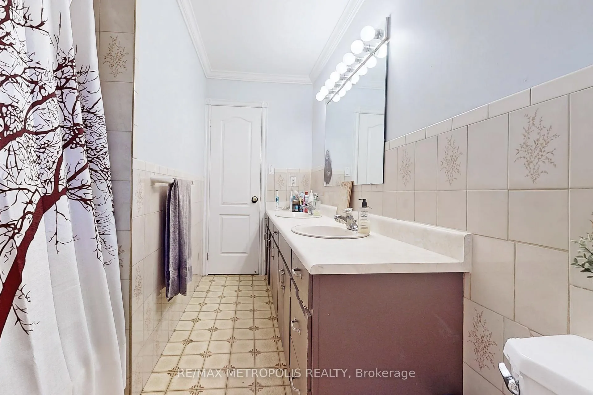 Photo 28 of 709 Keates Avenue, Oshawa, Donevan — HOMEH