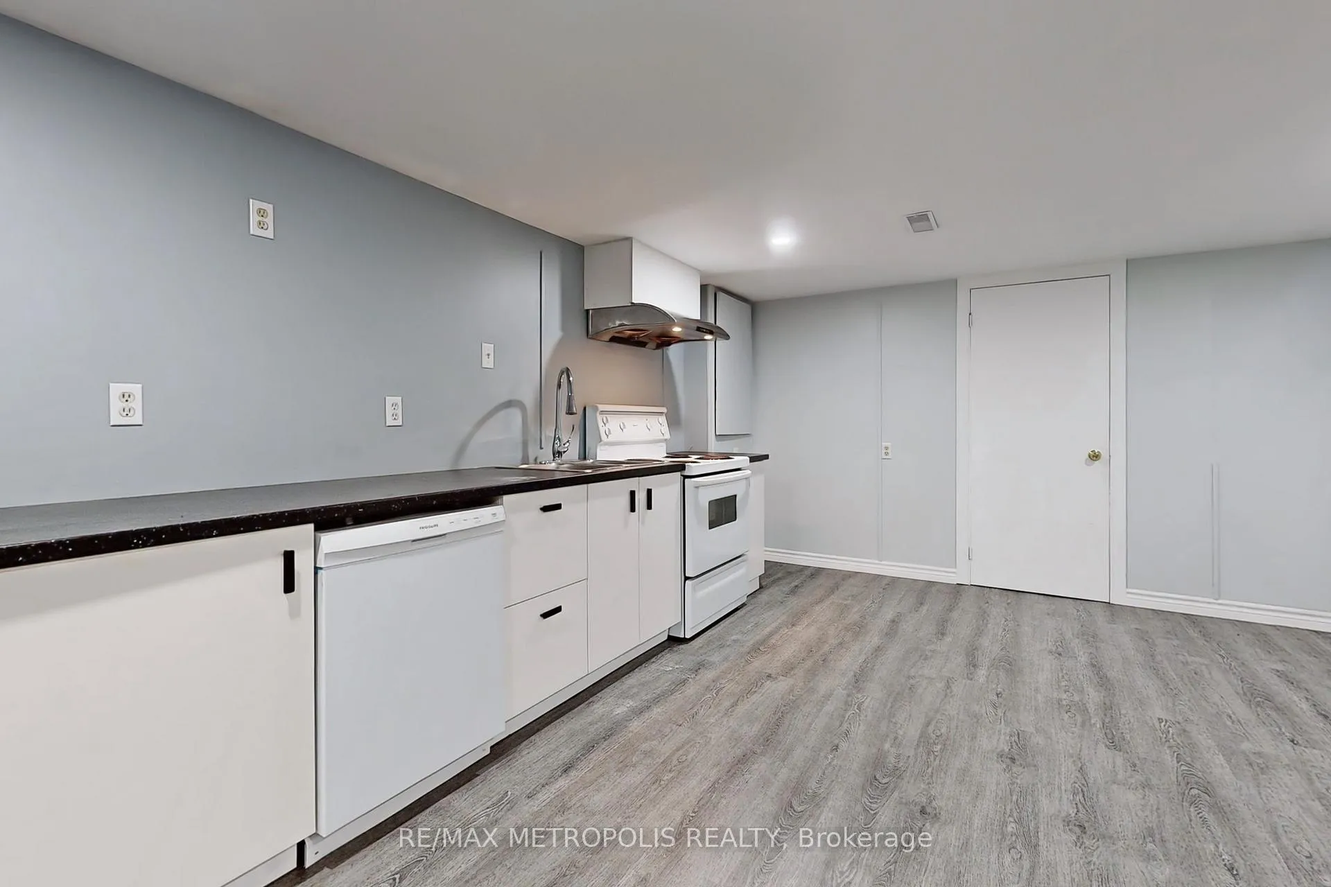 Photo 29 of 709 Keates Avenue, Oshawa, Donevan — HOMEH