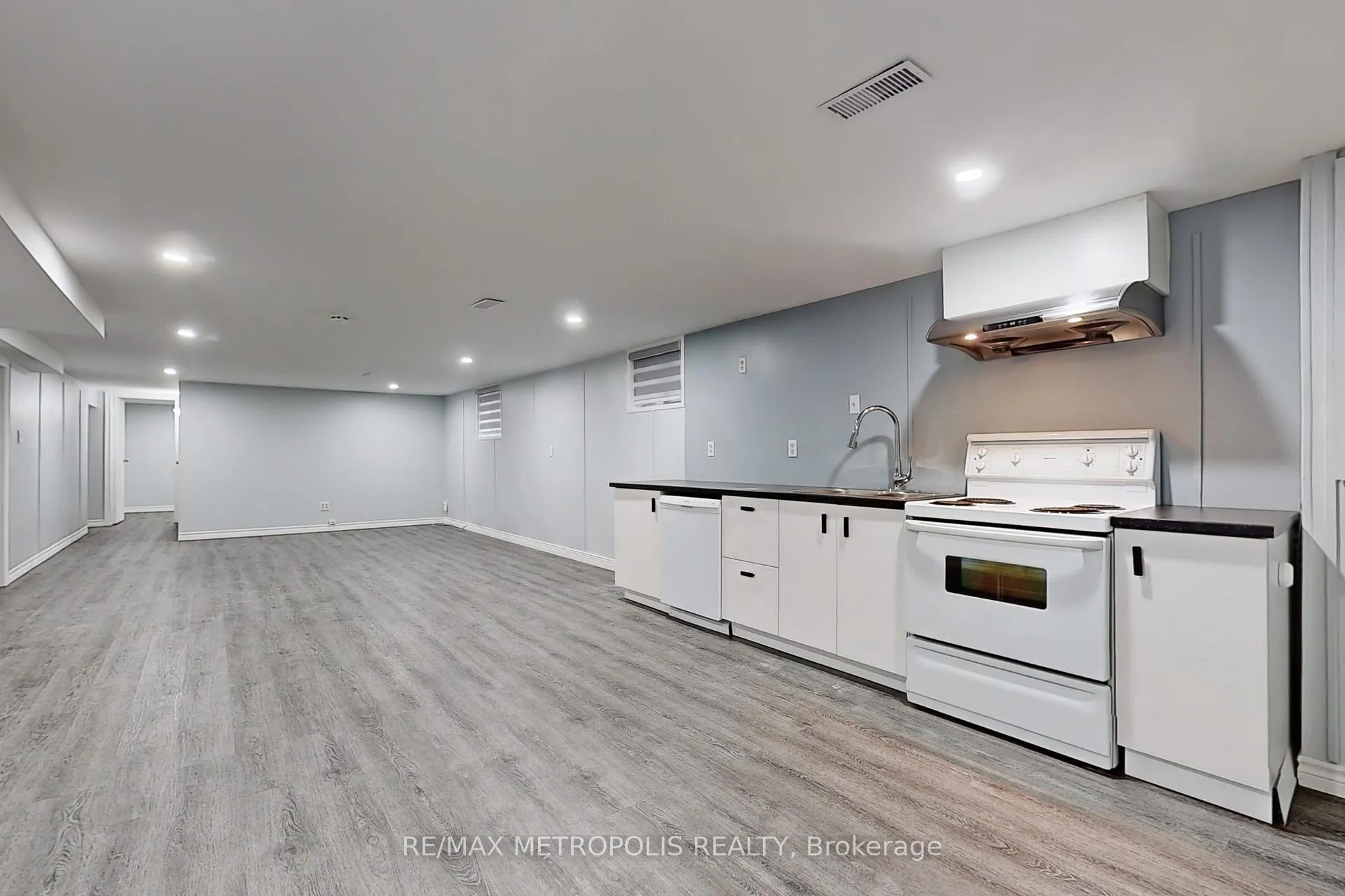 Photo 32 of 709 Keates Avenue, Oshawa, Donevan — HOMEH