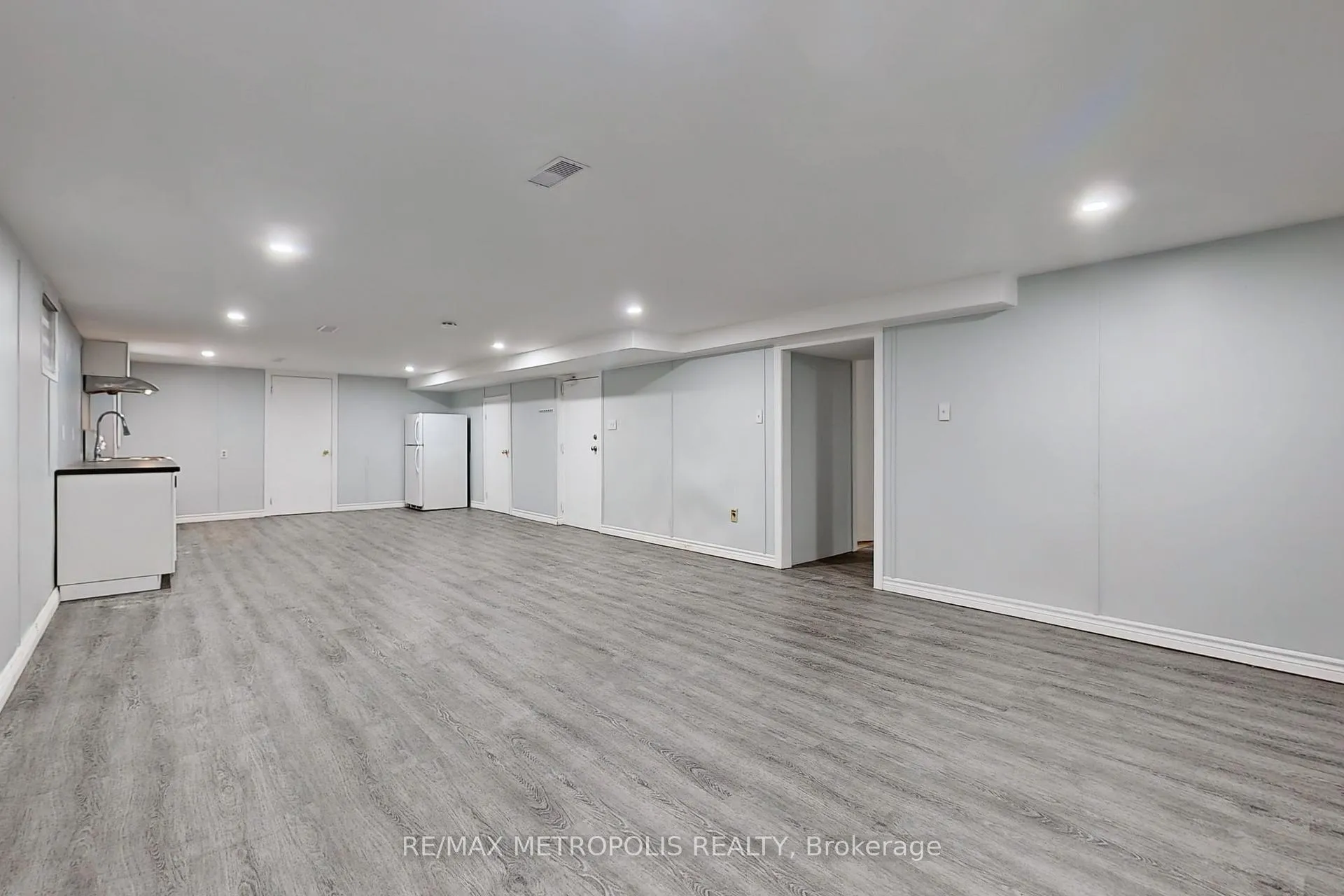 Photo 35 of 709 Keates Avenue, Oshawa, Donevan — HOMEH