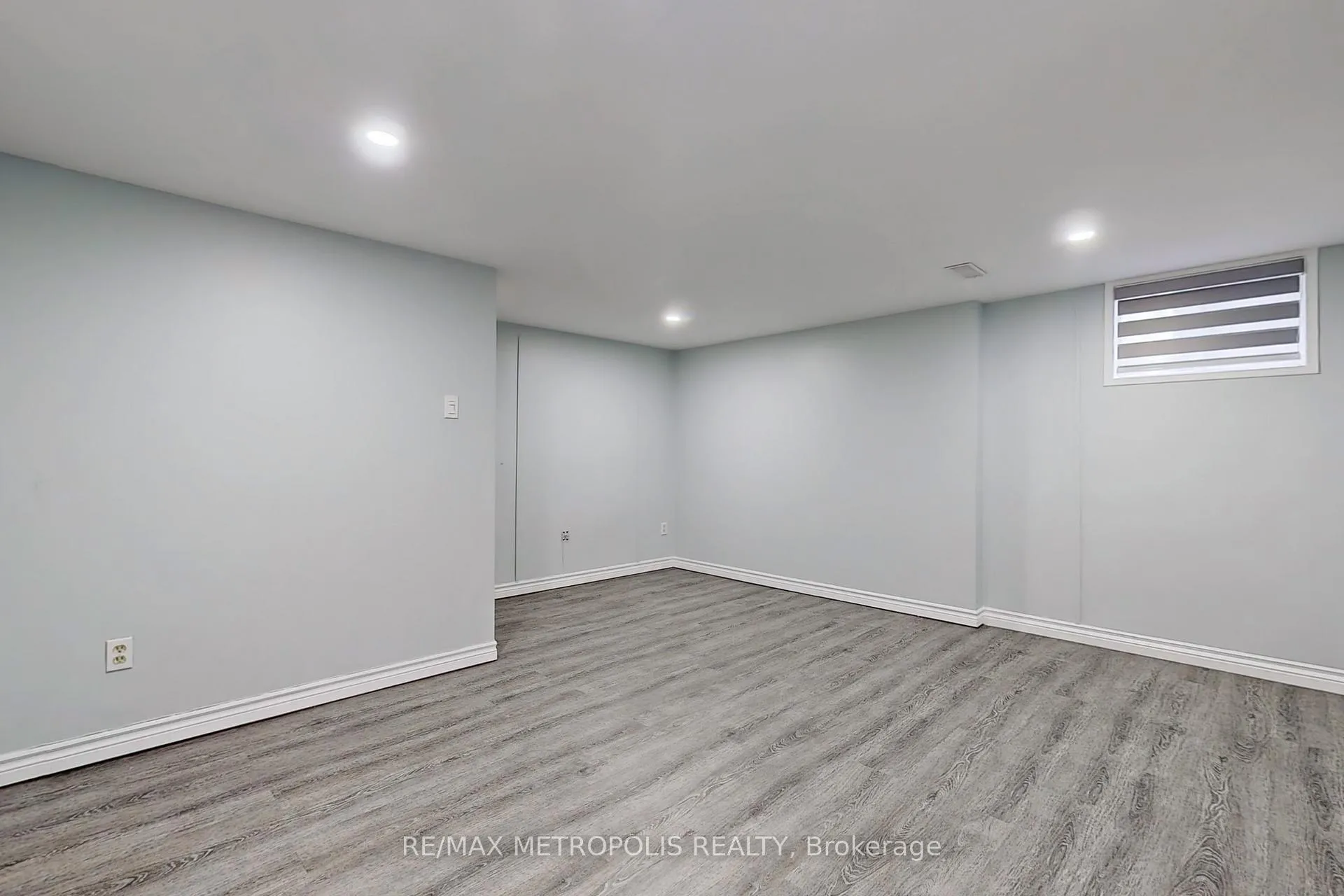 Photo 37 of 709 Keates Avenue, Oshawa, Donevan — HOMEH