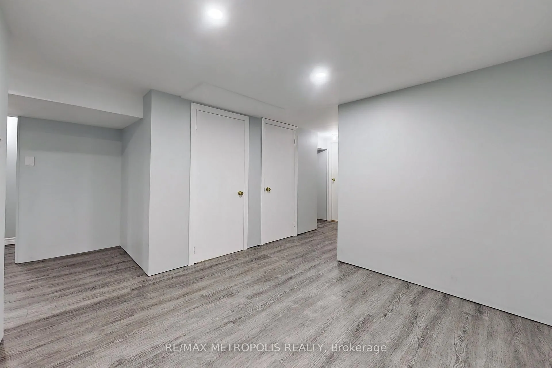 Photo 44 of 709 Keates Avenue, Oshawa, Donevan — HOMEH