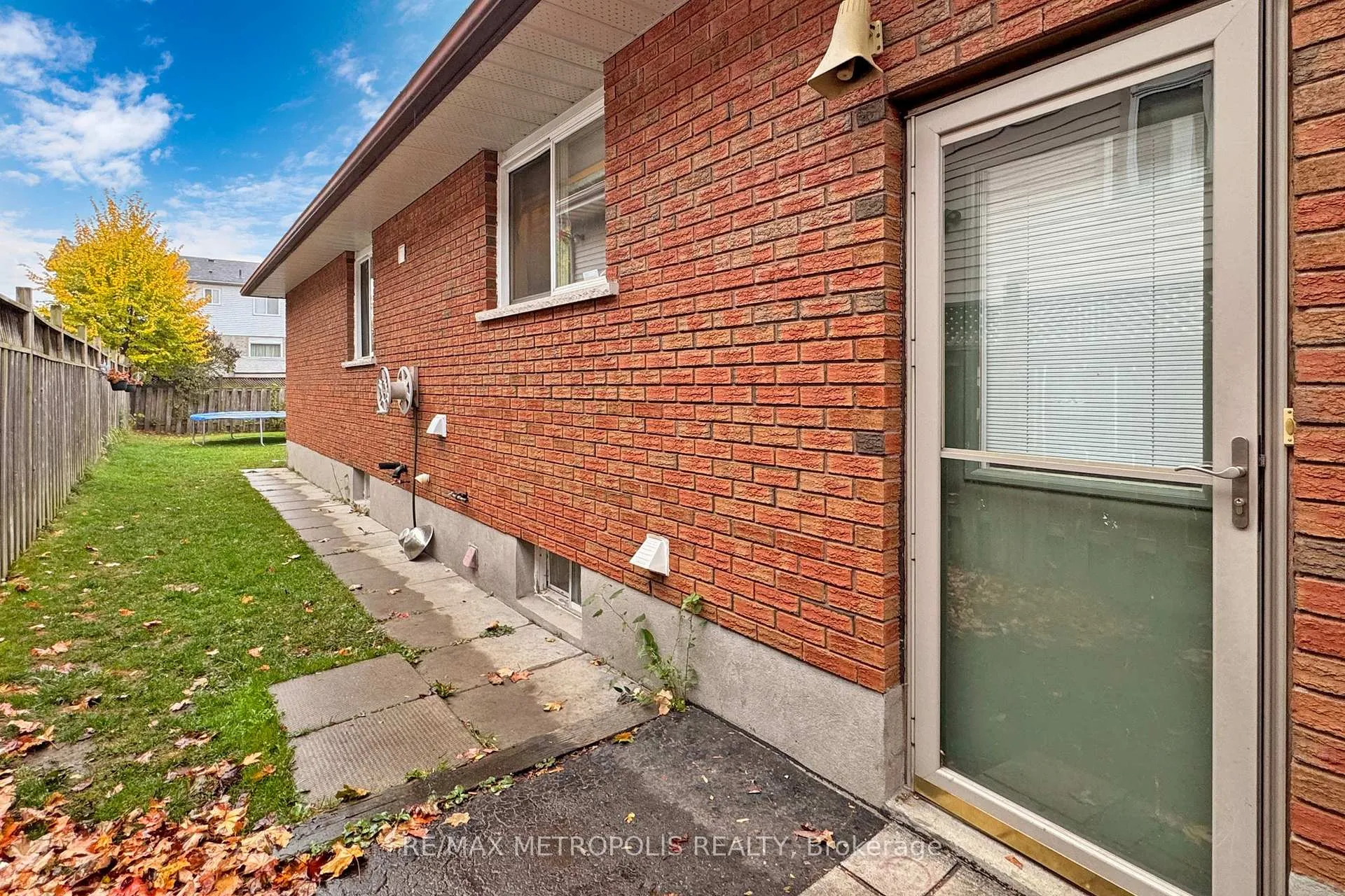Photo 50 of 709 Keates Avenue, Oshawa, Donevan — HOMEH