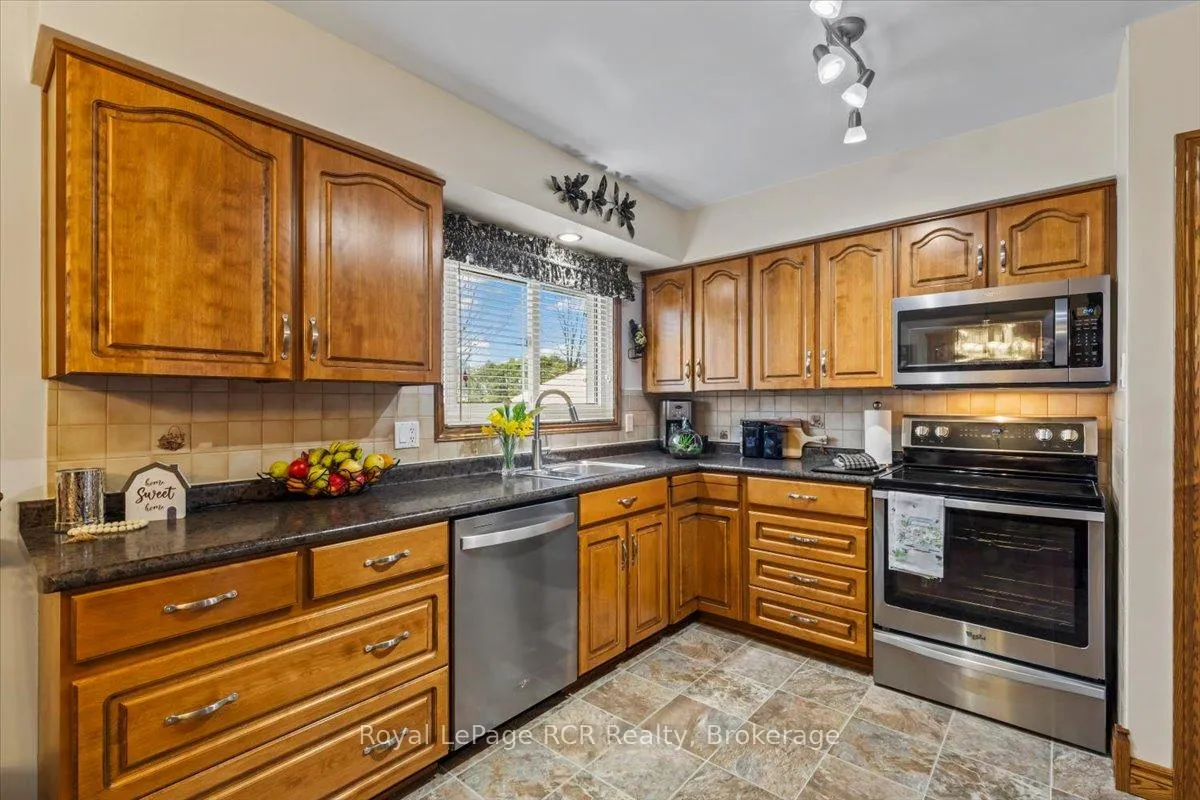 Photo 12 of 576 17th Avenue, Hanover — HOMEH