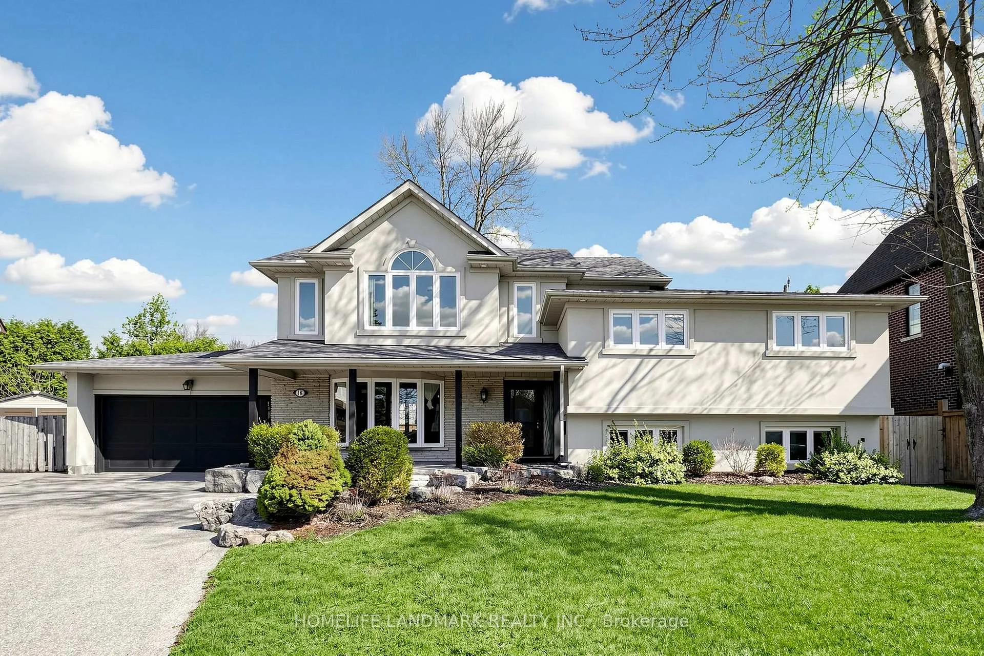 Photo 1 of 16 Worsley Court, Markham, Unionville — HOMEH