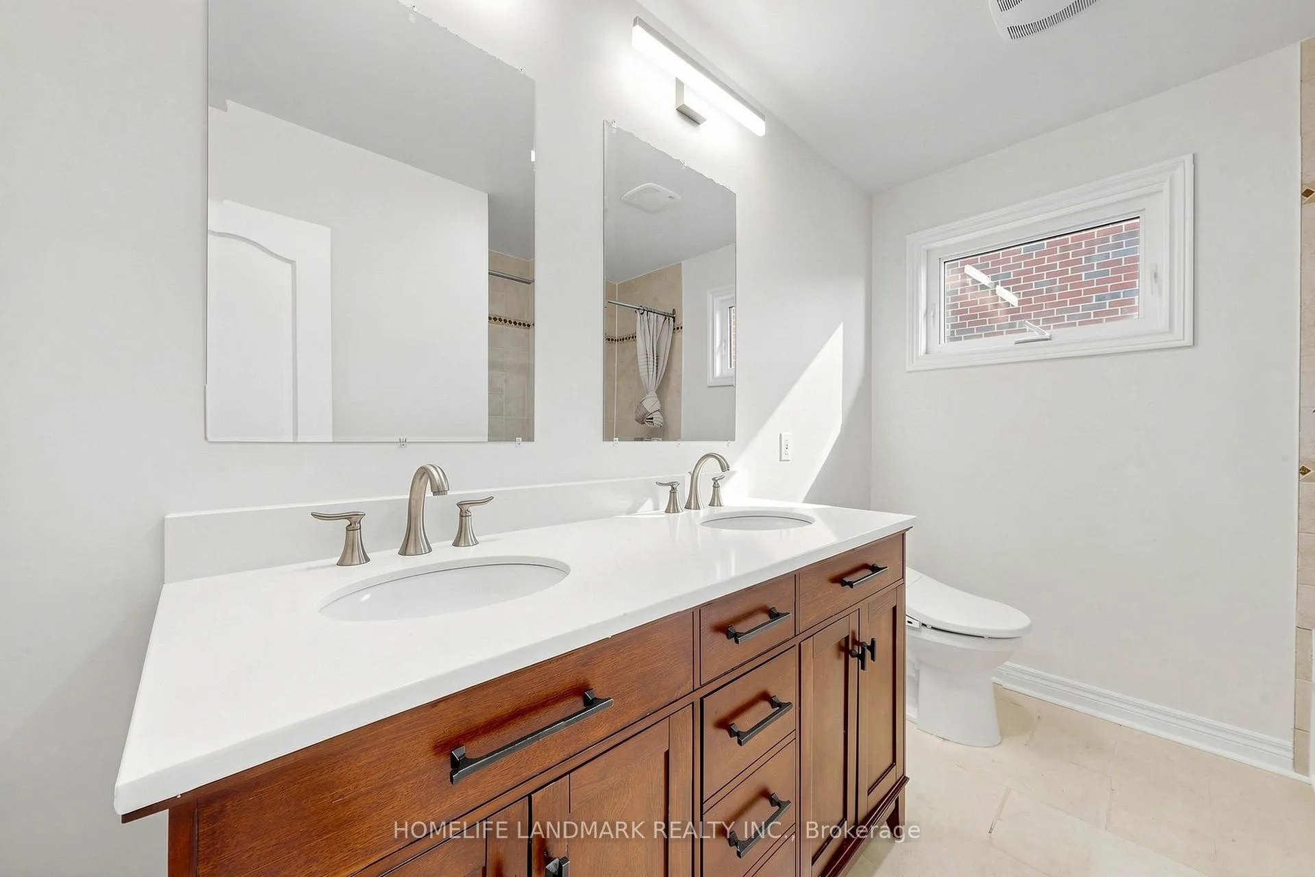 Photo 21 of 16 Worsley Court, Markham, Unionville — HOMEH