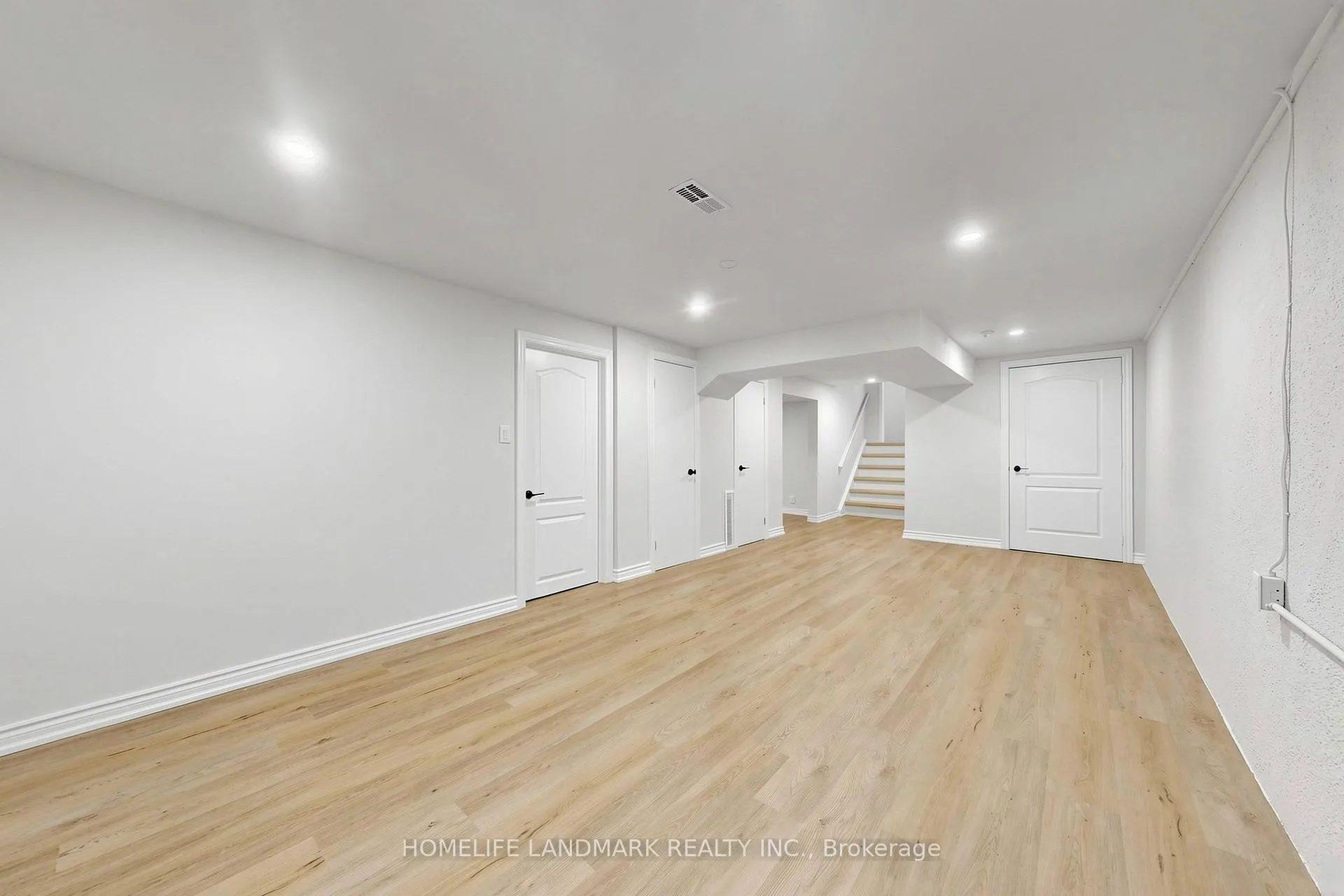 Photo 35 of 16 Worsley Court, Markham, Unionville — HOMEH
