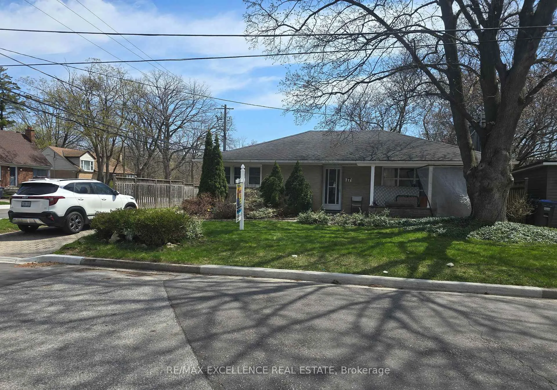 Photo 1 of 17 Armstrong Street, Brampton, Downtown Brampton — HOMEH