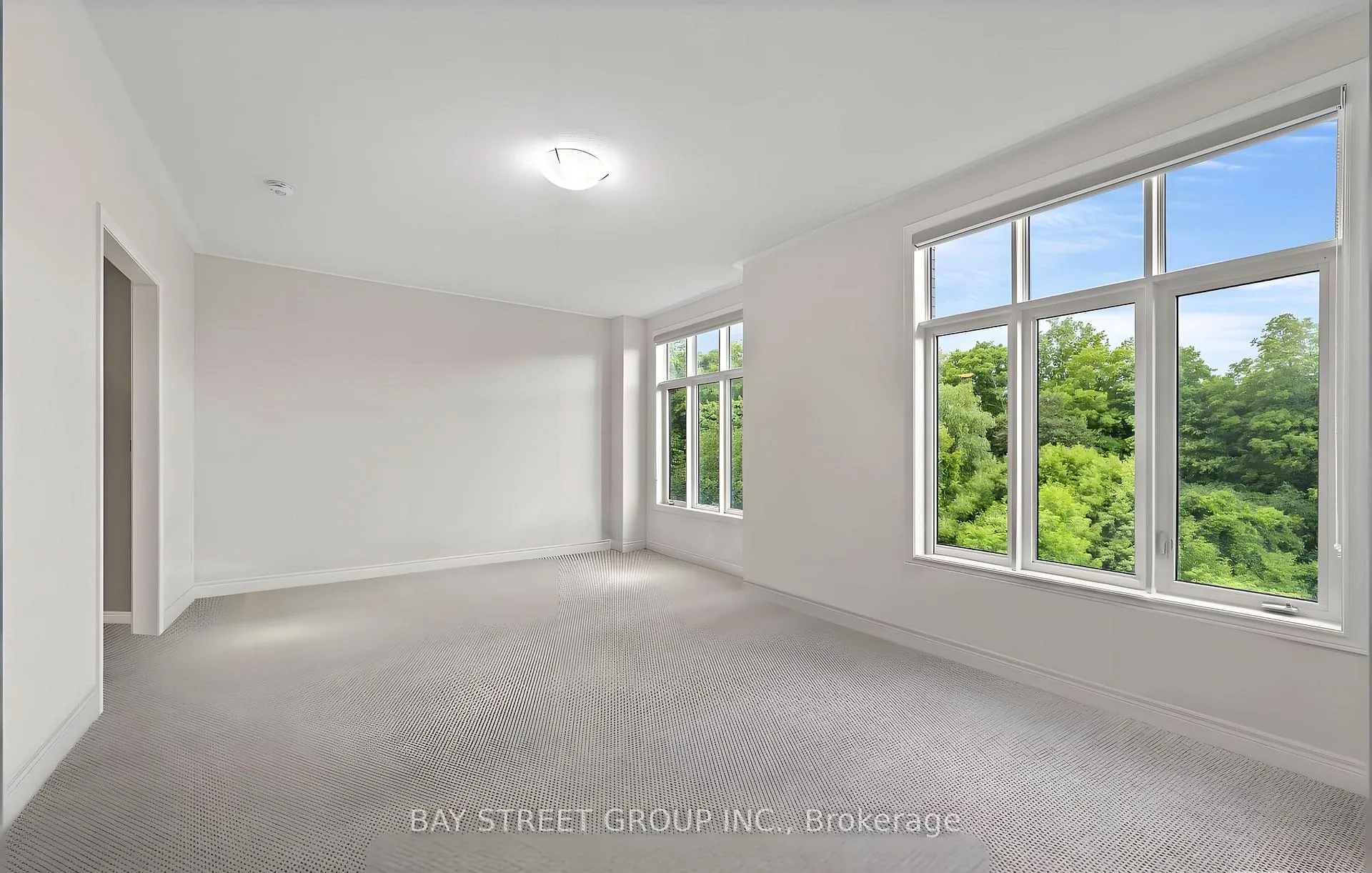 Photo 5 of 604 Marc Santi Boulevard, Vaughan, Patterson — HOMEH