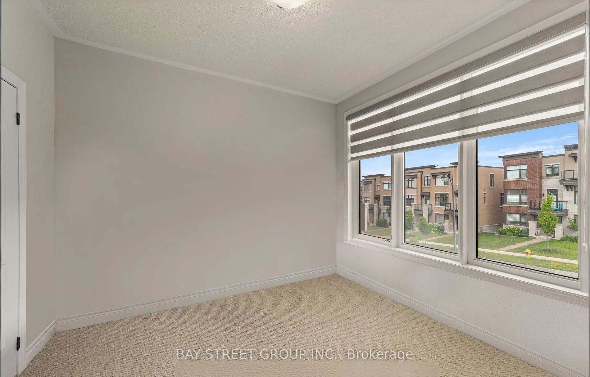 Photo 9 of 604 Marc Santi Boulevard, Vaughan, Patterson — HOMEH