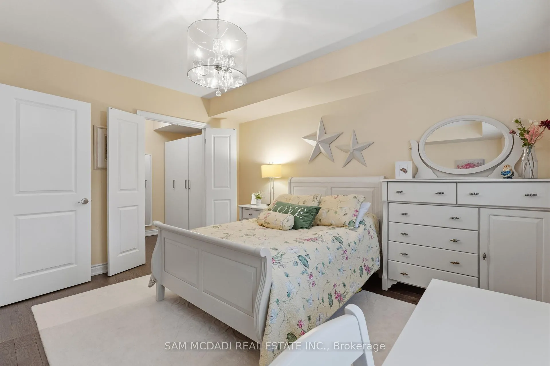 Photo 6 of 2029 Queensborough Gate, Mississauga, Central Erin Mills — HOMEH