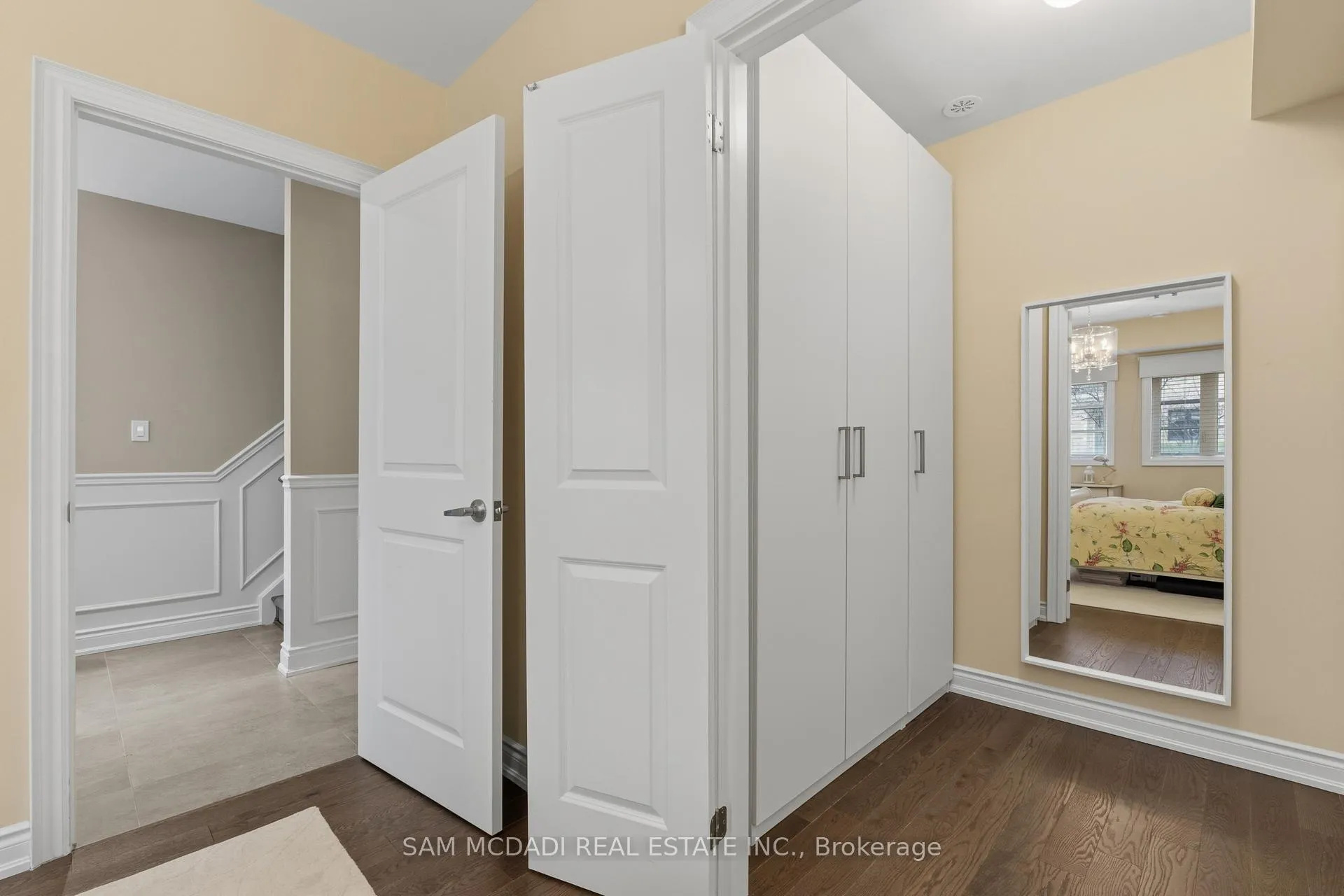 Photo 7 of 2029 Queensborough Gate, Mississauga, Central Erin Mills — HOMEH