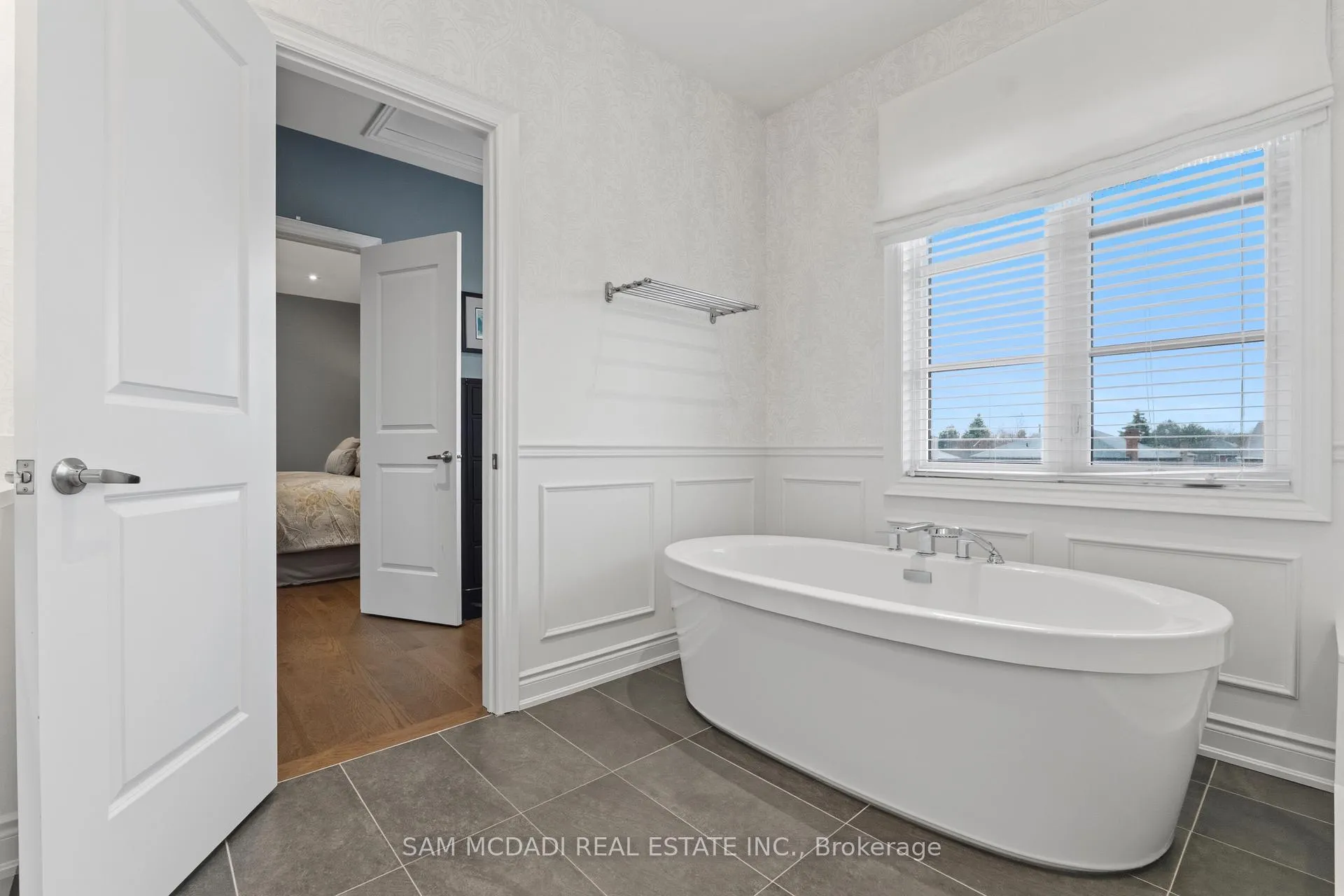 Photo 25 of 2029 Queensborough Gate, Mississauga, Central Erin Mills — HOMEH